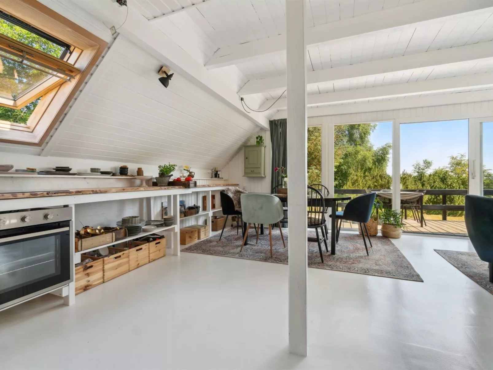 "Nadia" - 300m to the fjord-Inside