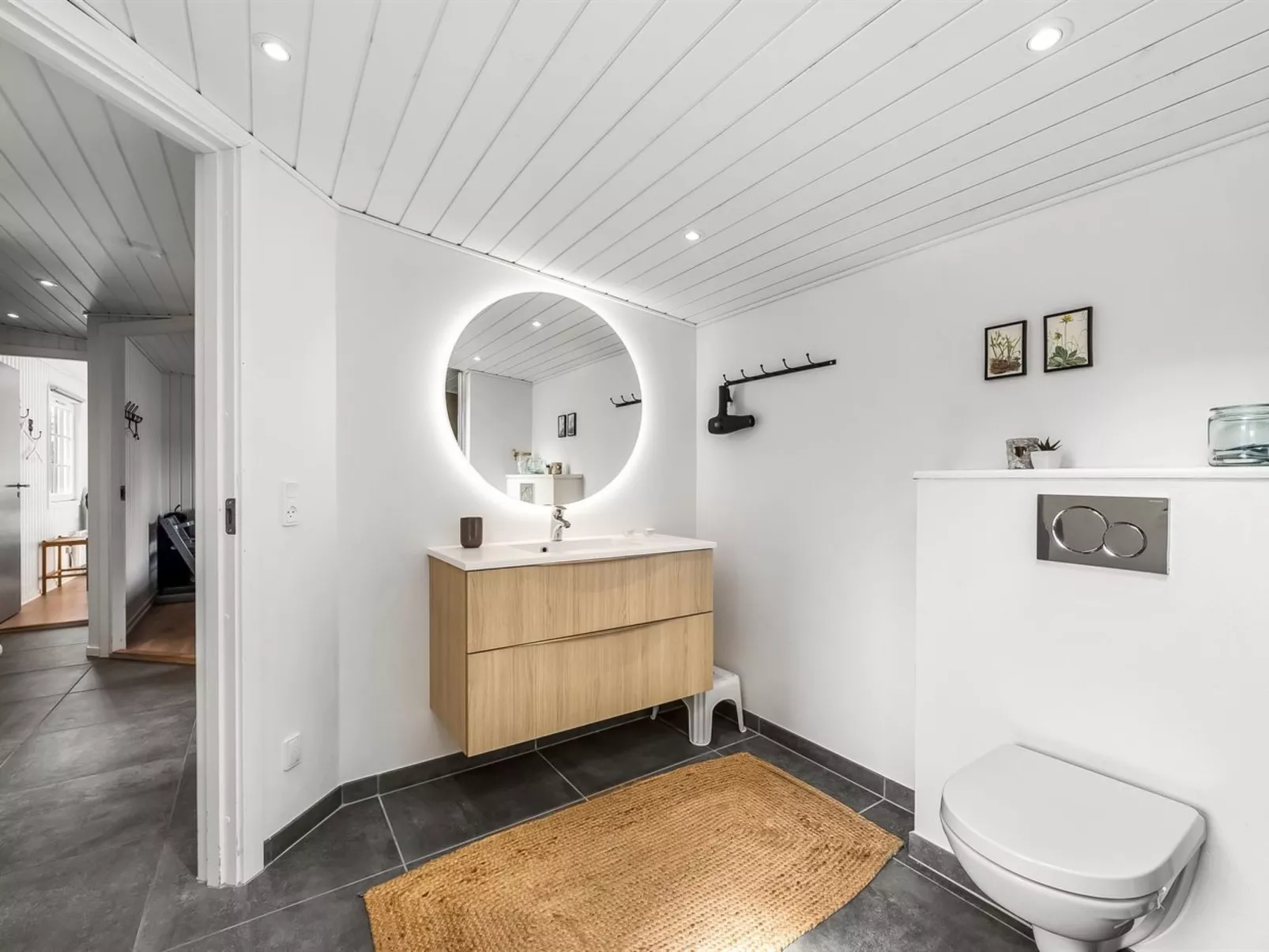 "Ludvika" - 300m to the fjord-Inside