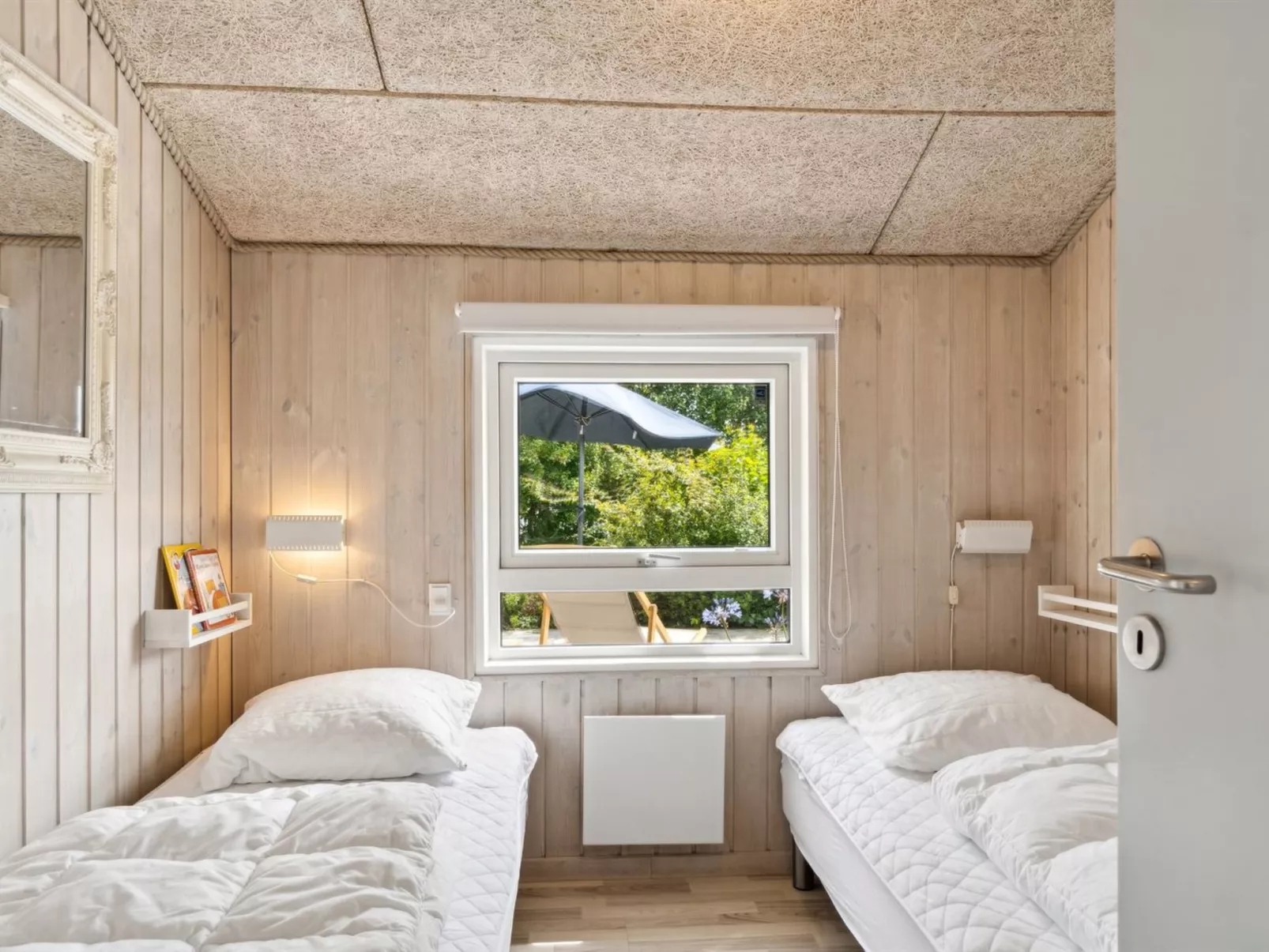 "Katharine" - 175m from the sea-Dedans