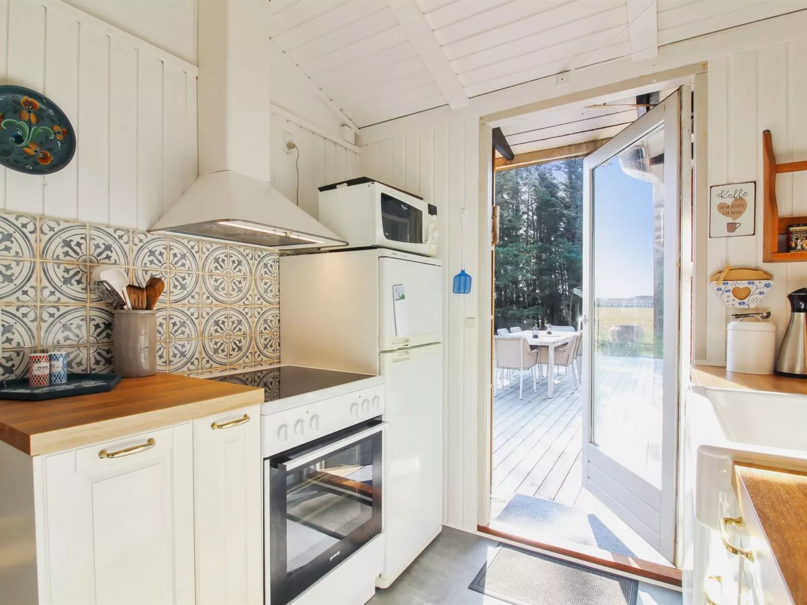 "Tuukka" - 350m from the sea-Drinnen