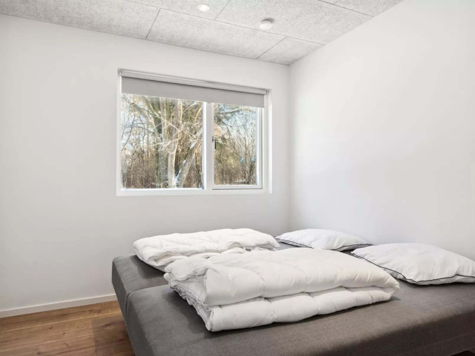 "Scalli" - 1.5km to the fjord-Inside