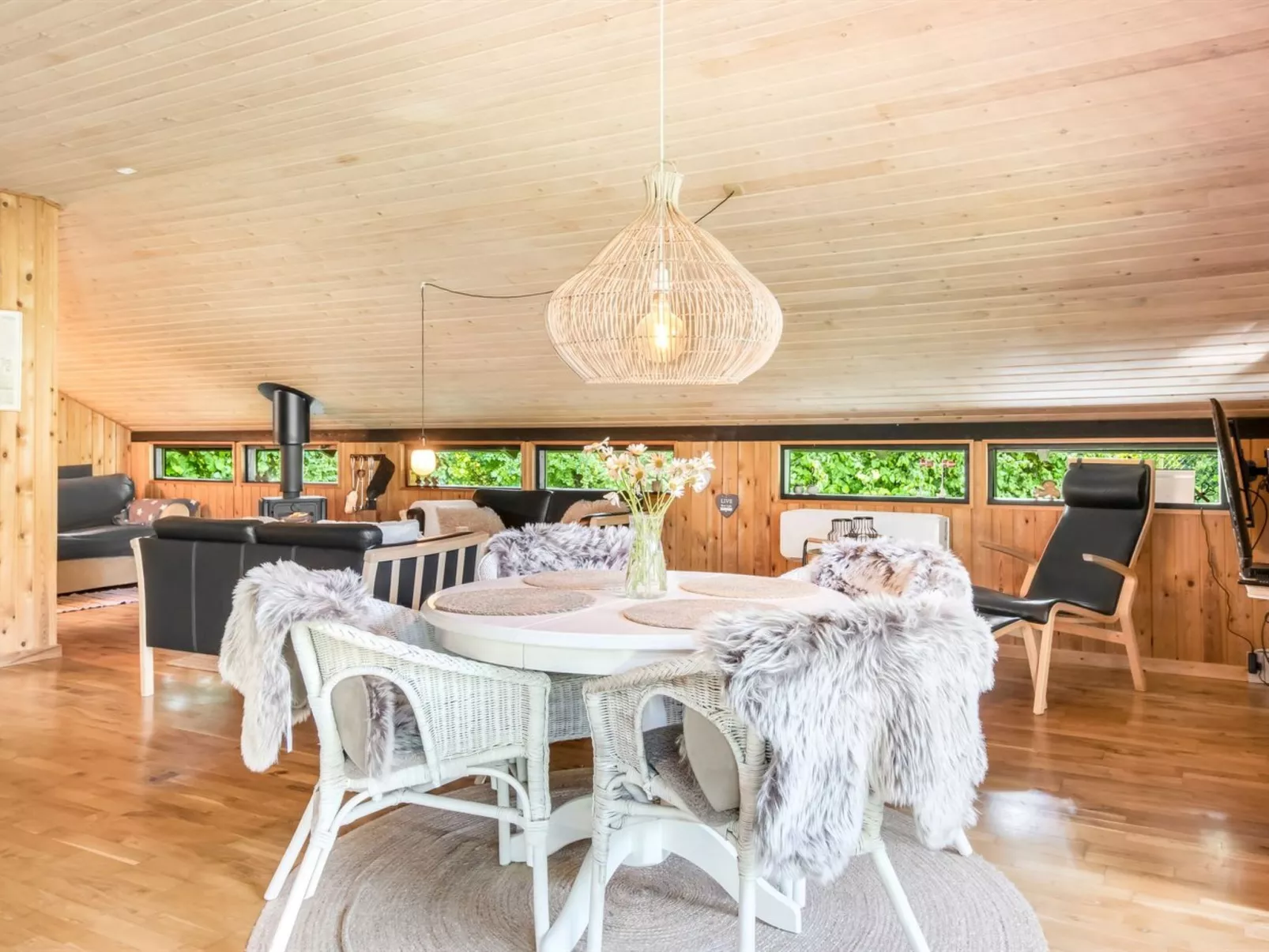 "Amela" - 30km from the sea-Drinnen