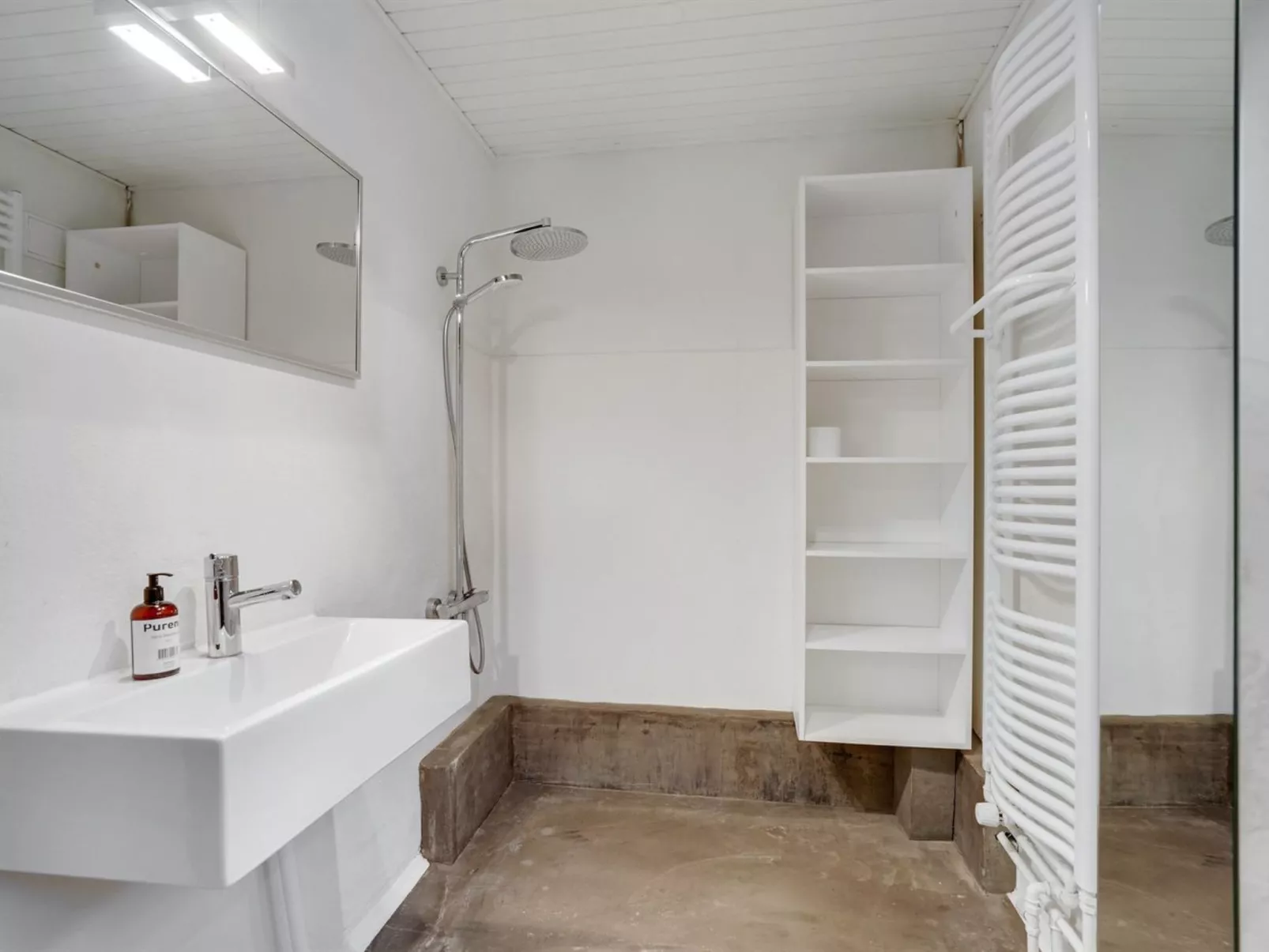 "Thorlak" - 1km from the sea-Dedans