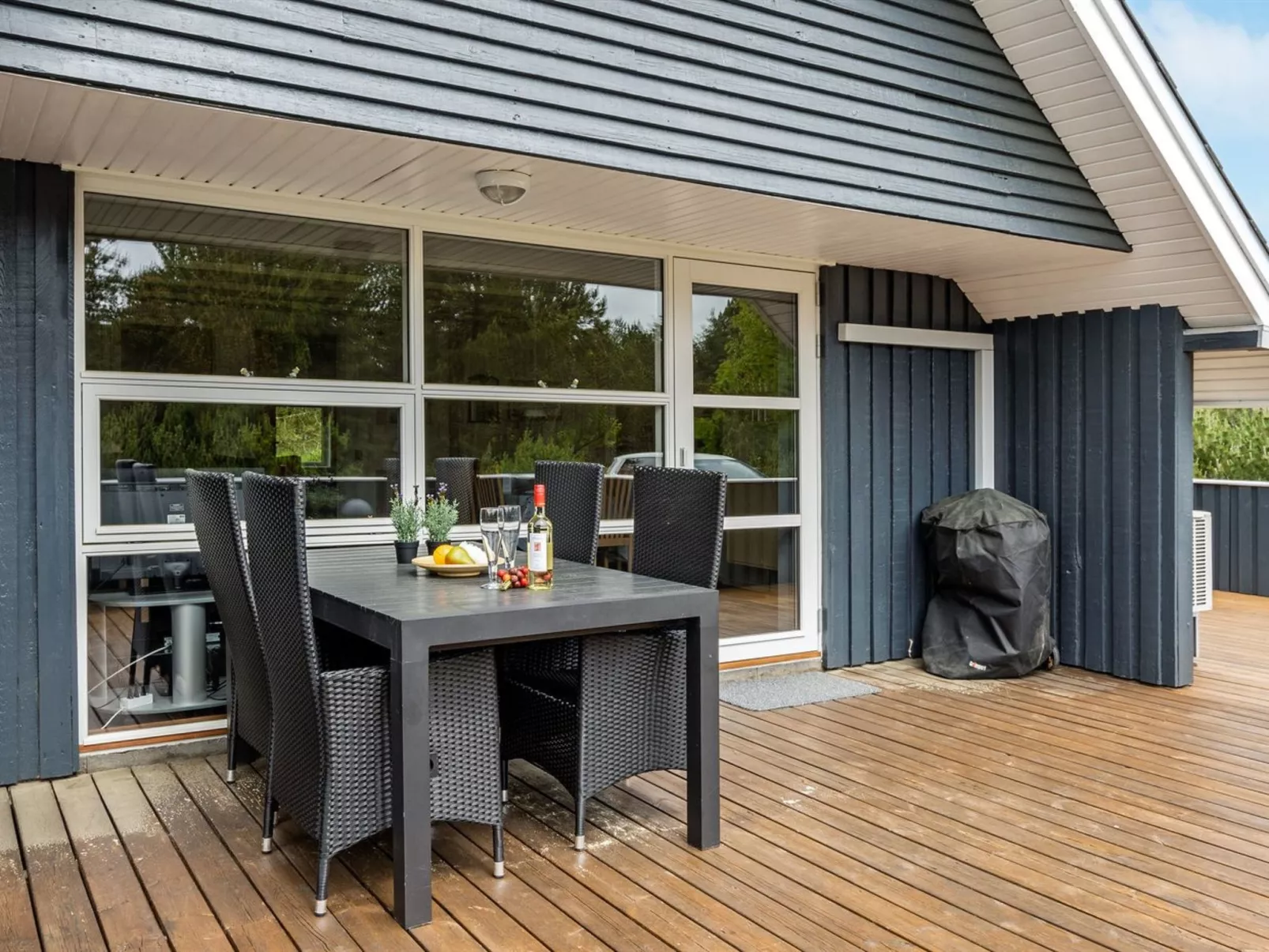 "Emmi" - 2.5km from the sea-Outside