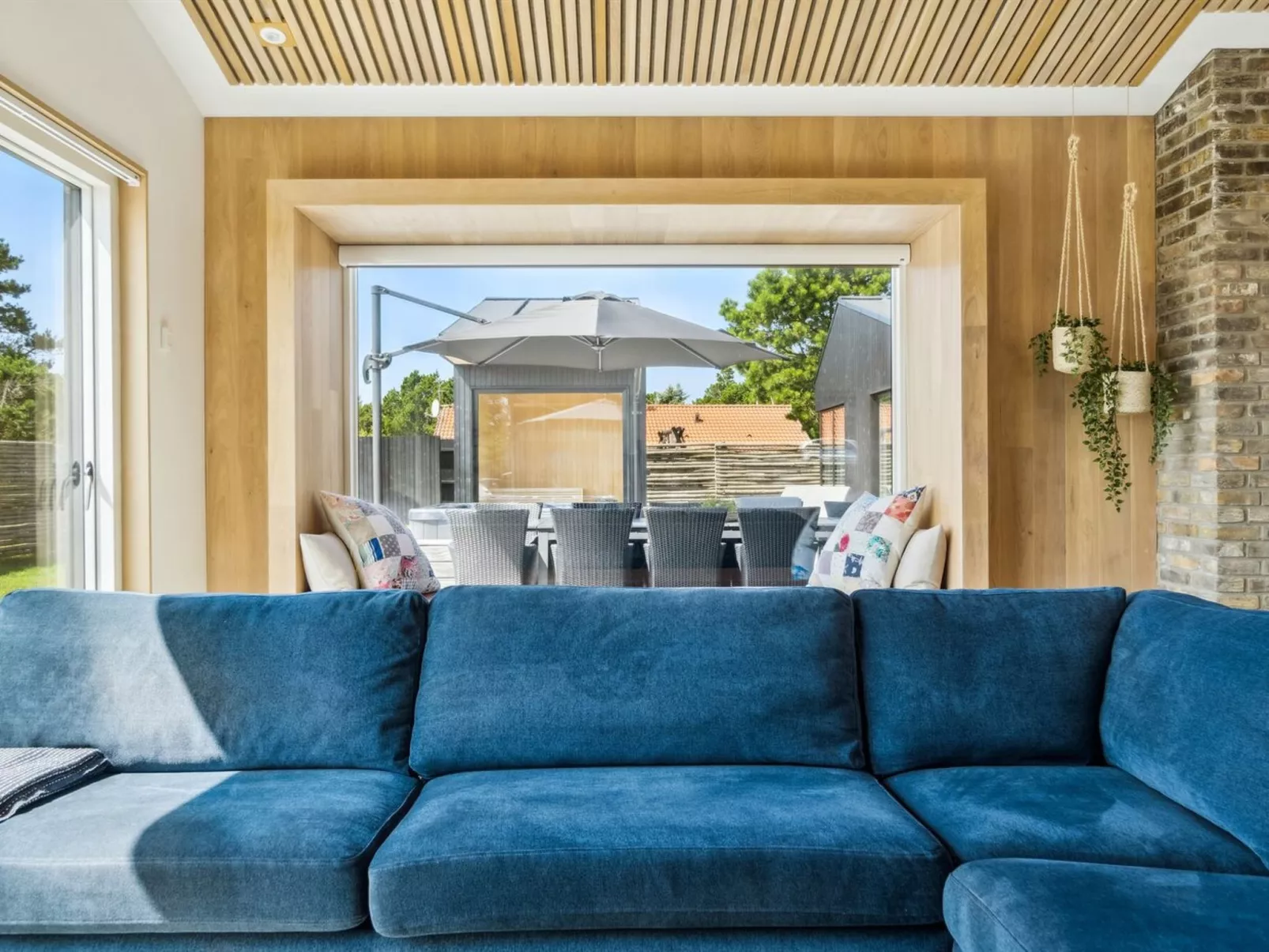 "Toyah" - 400m from the sea-Inside