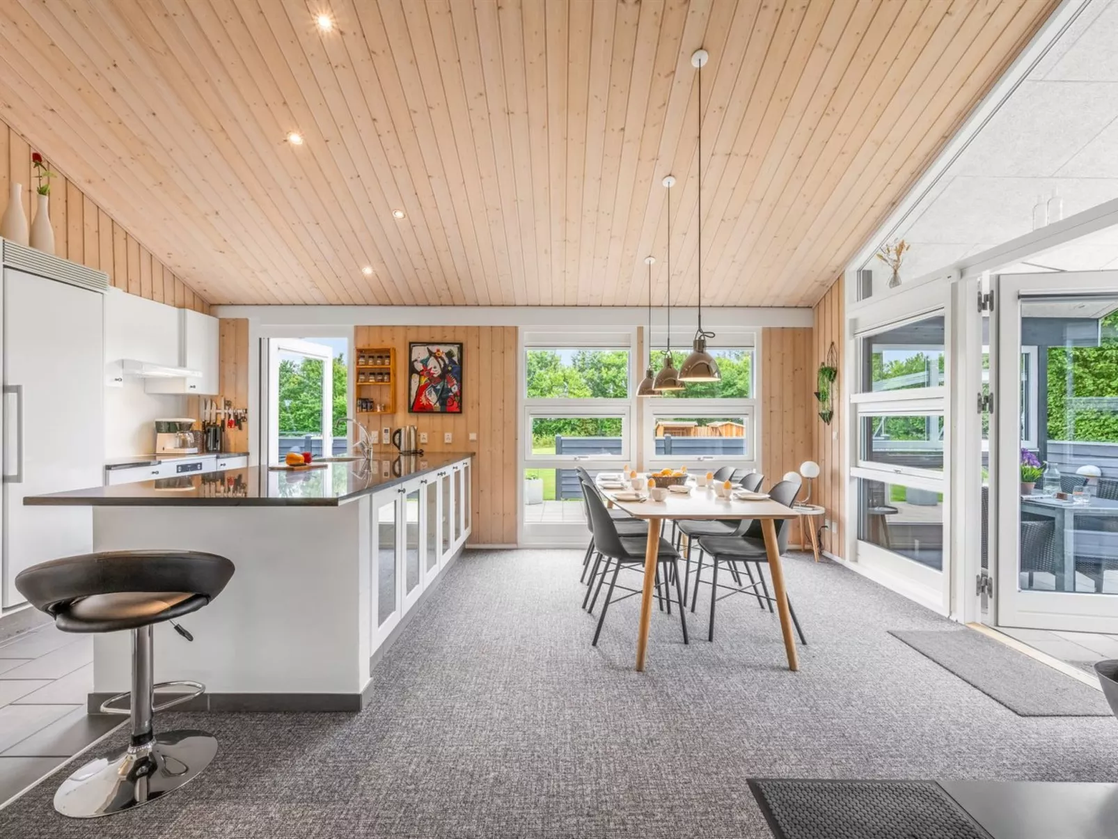 "Noreen" - 1.4km to the fjord-Dedans