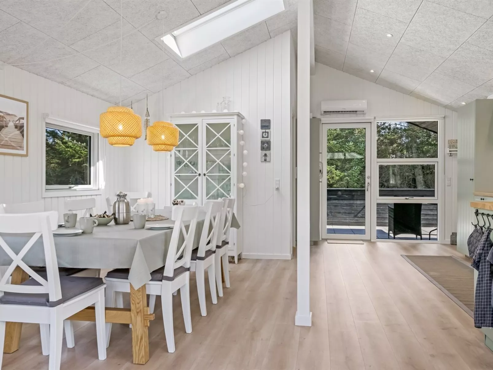 "Ema" - 1.9km from the sea-Dedans