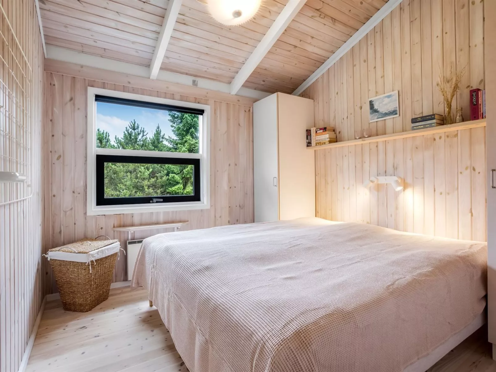 "Ingwin" -  from the sea-Dedans