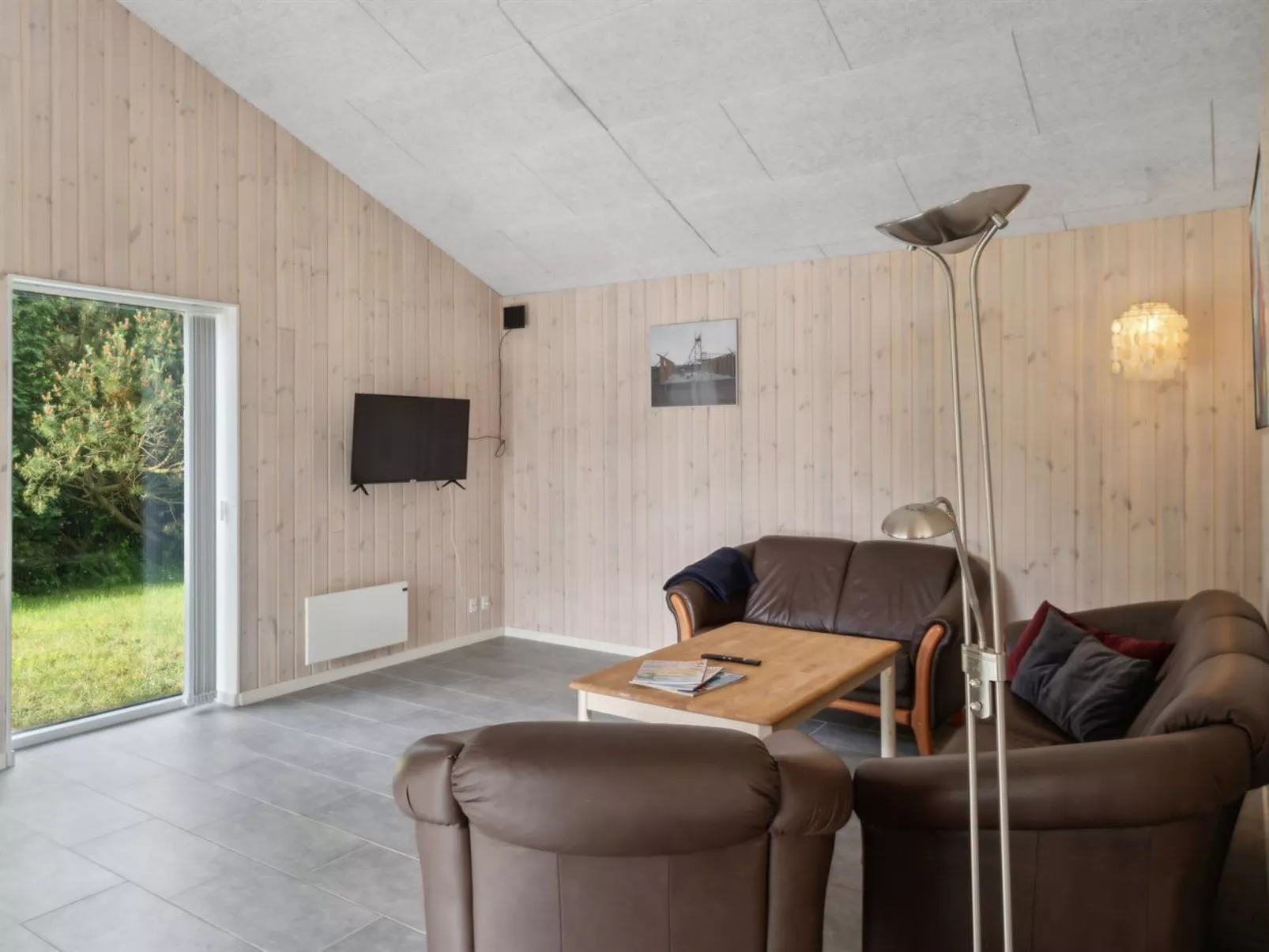 "Dorreth" - 3.2km from the sea-Inside