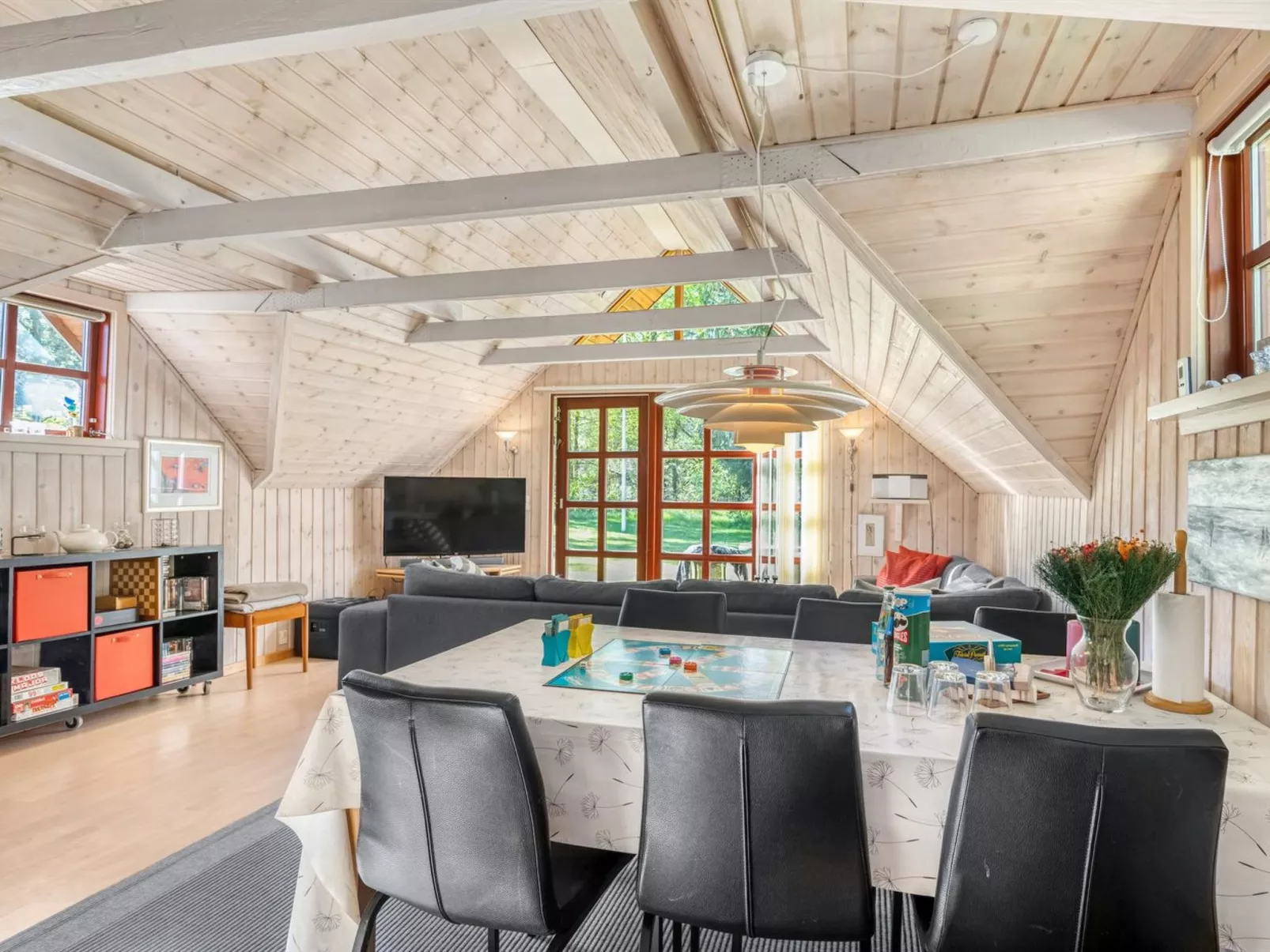 "Niesina" - 600m to the fjord-Drinnen