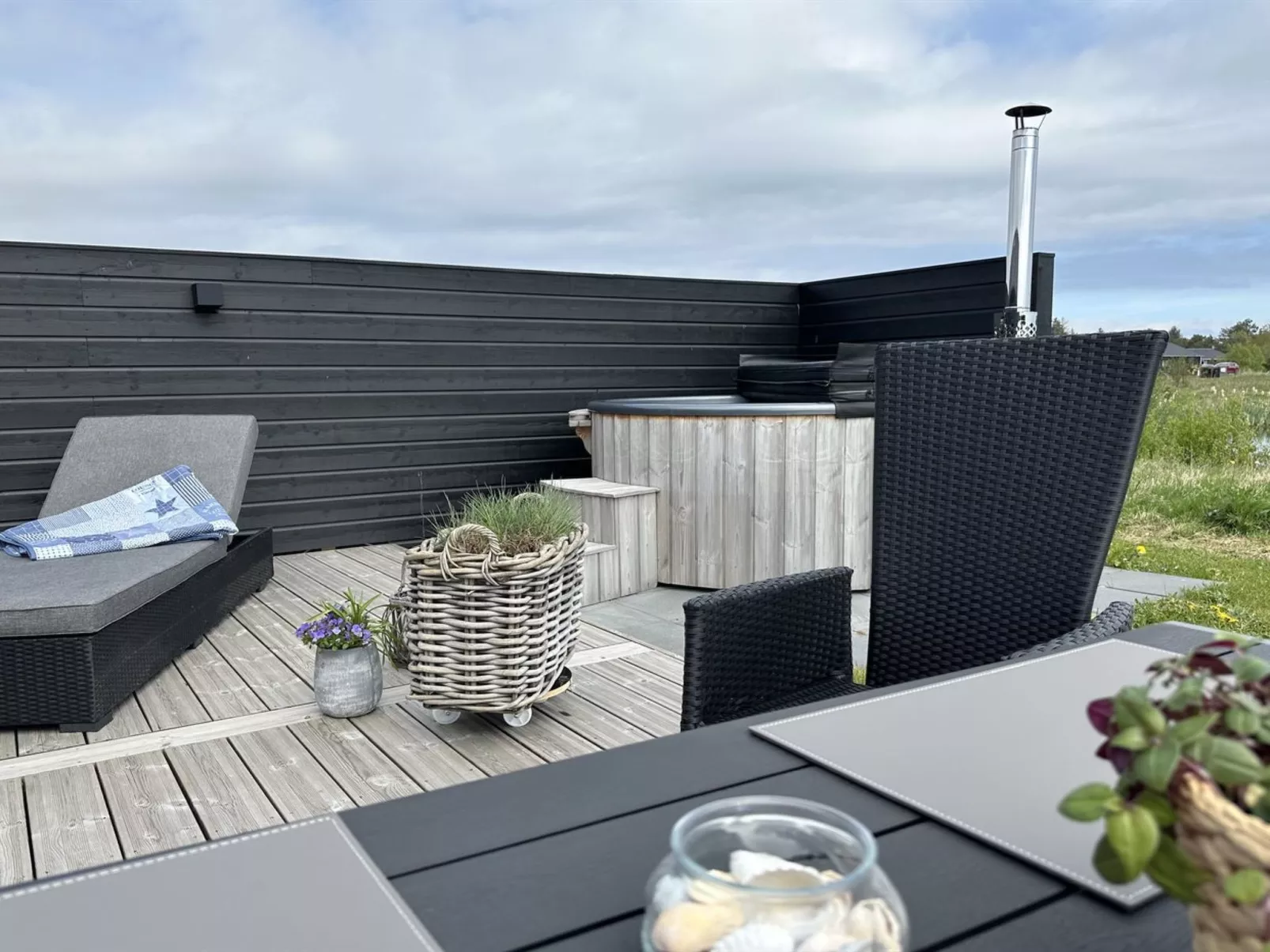 "Frithbjorn" - 900m from the sea-Outside