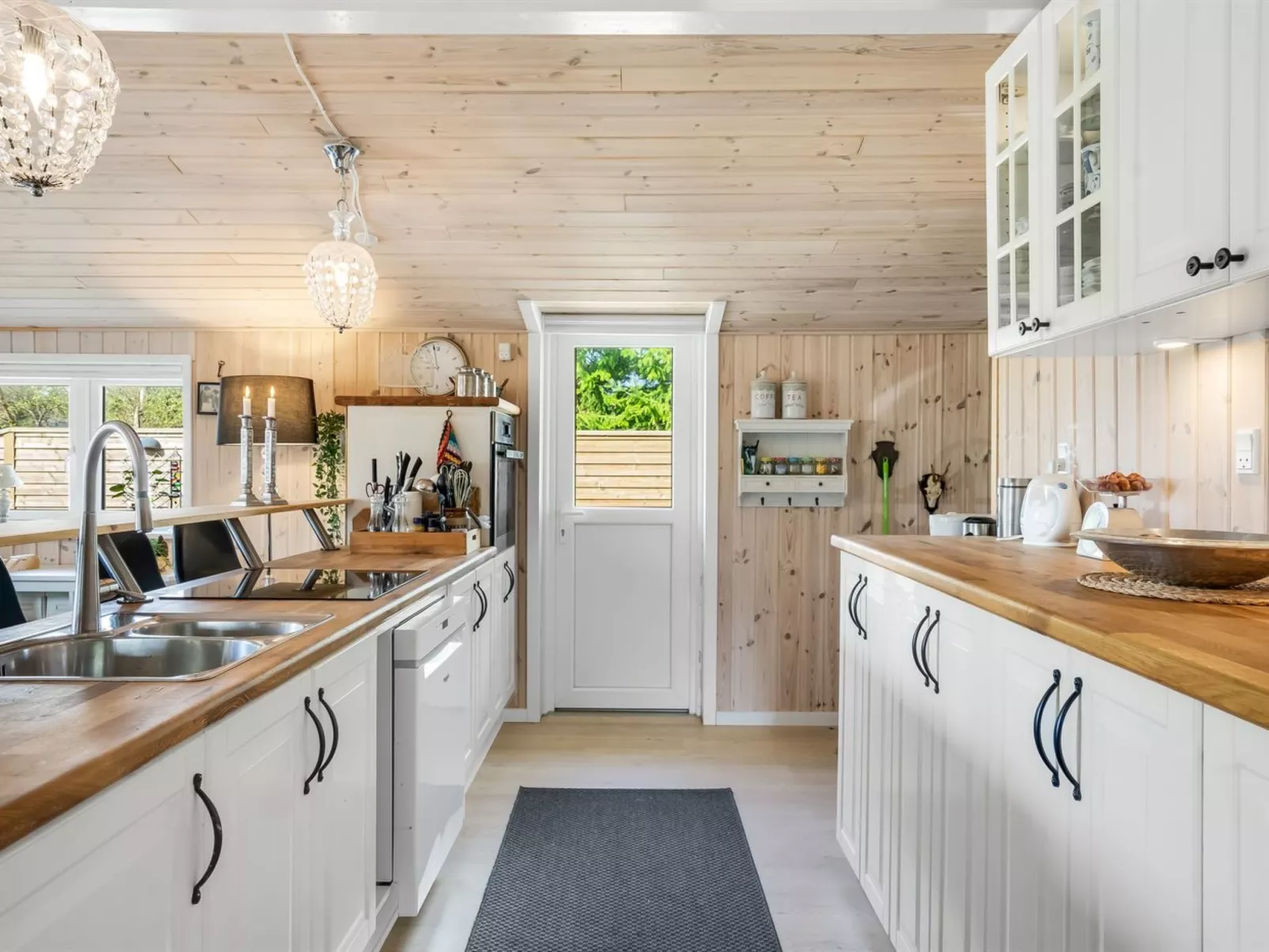 "Livni" -  from the sea-Drinnen