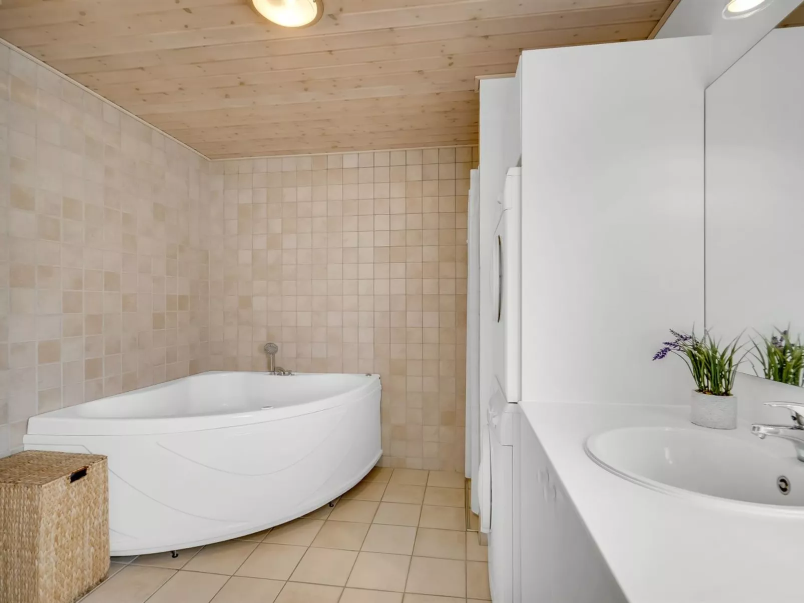 "Lari" - 600m from the sea-Inside