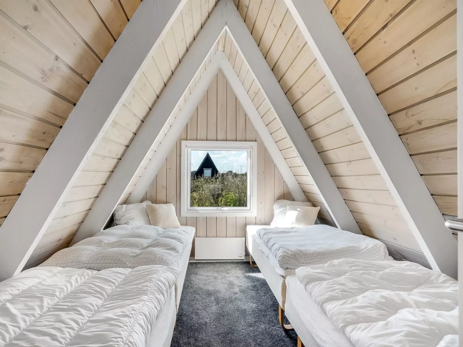 "Erly" - 18km to the fjord-Inside