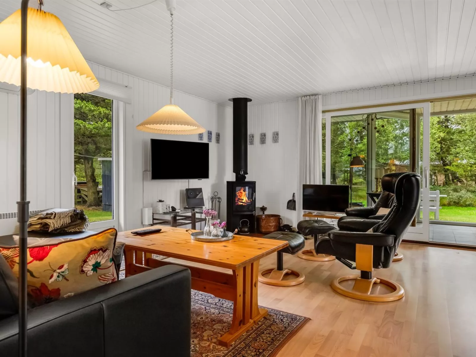 "Fiallar" - 3.2km from the sea-Drinnen