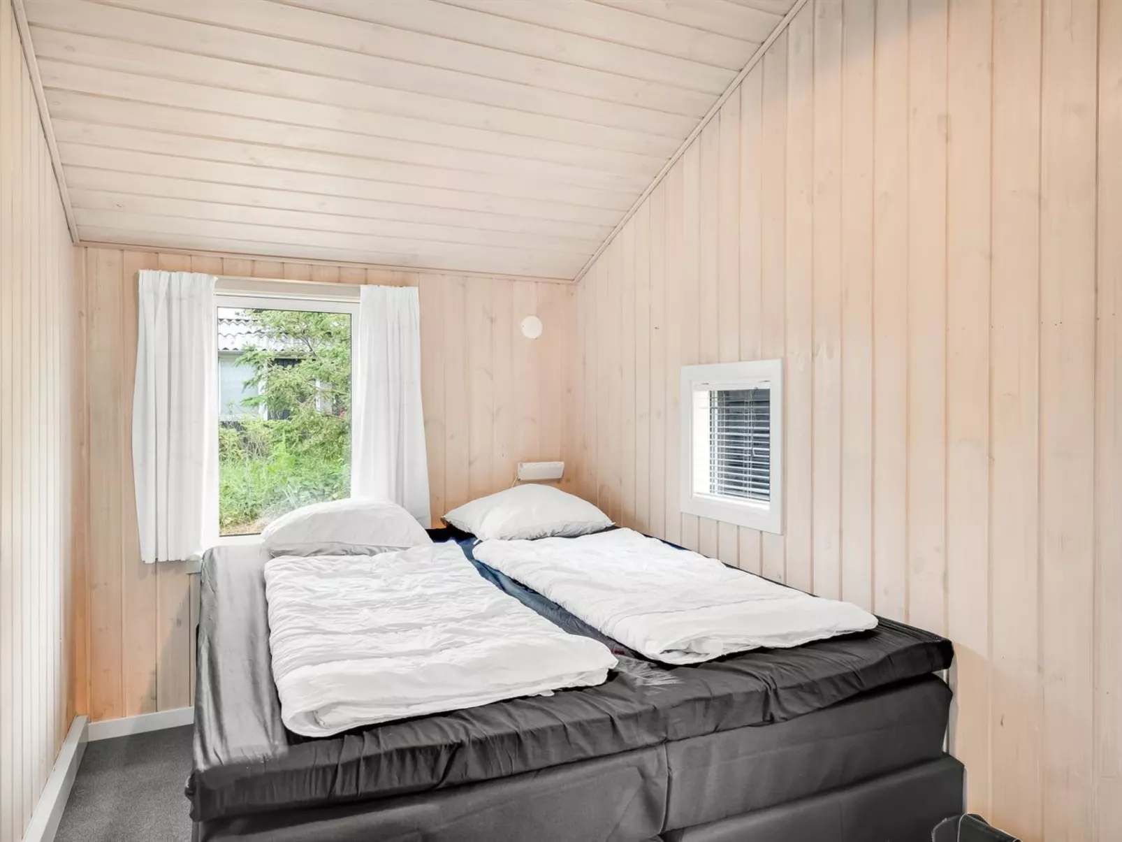 "Adrienne" - 240m from the sea-Dedans