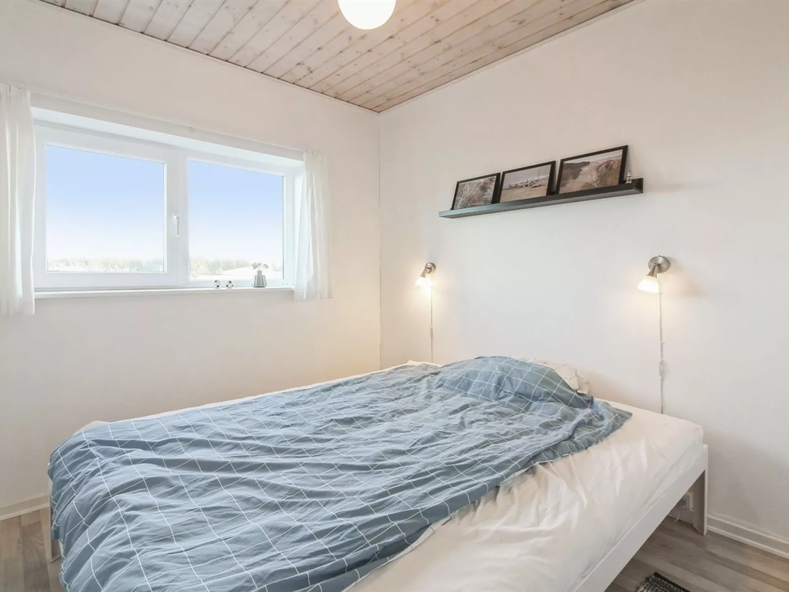 "Truls" - 700m from the sea-Dedans