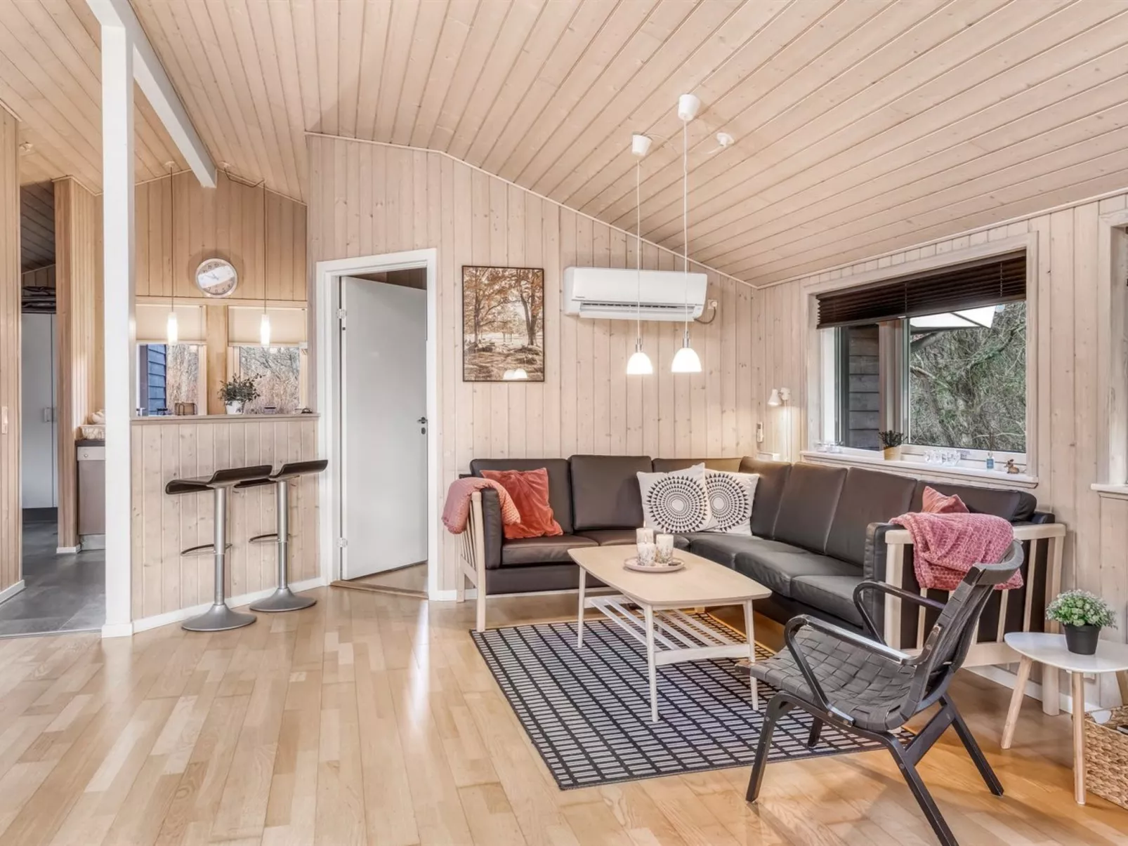 "Næwe" - 30km from the sea-Inside