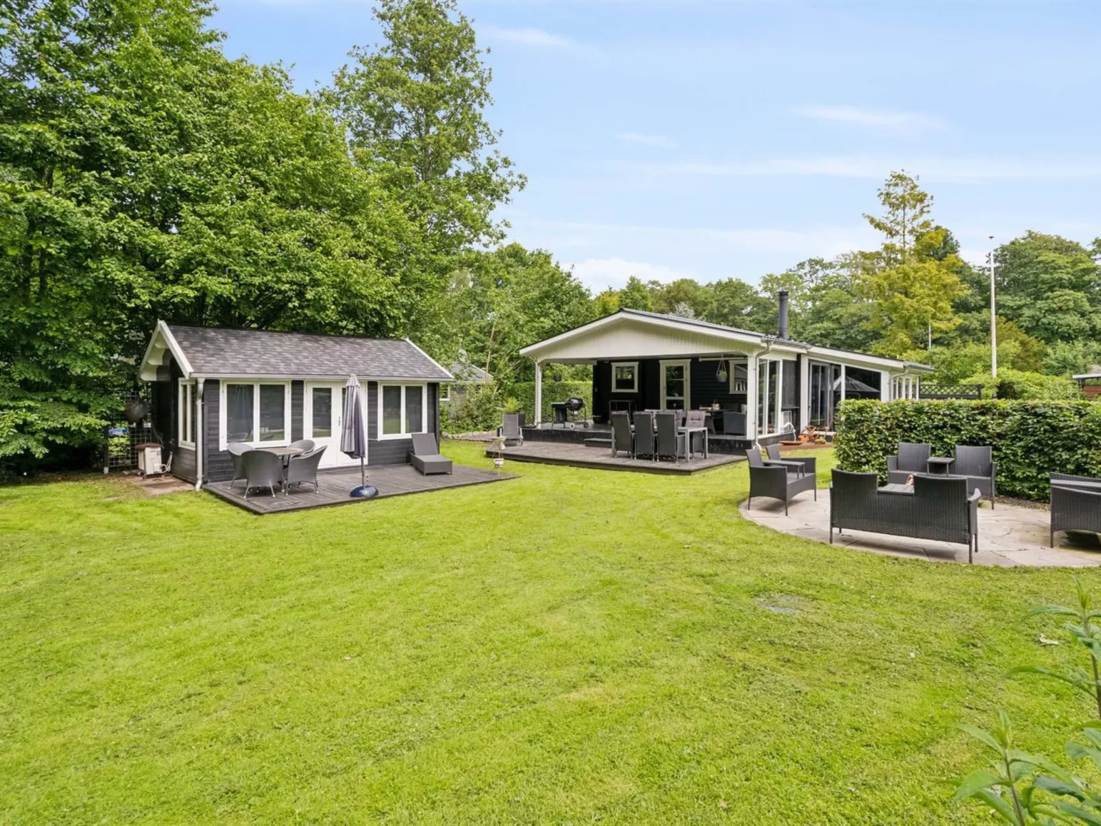 "Araminta" - 800m from the sea-Outside