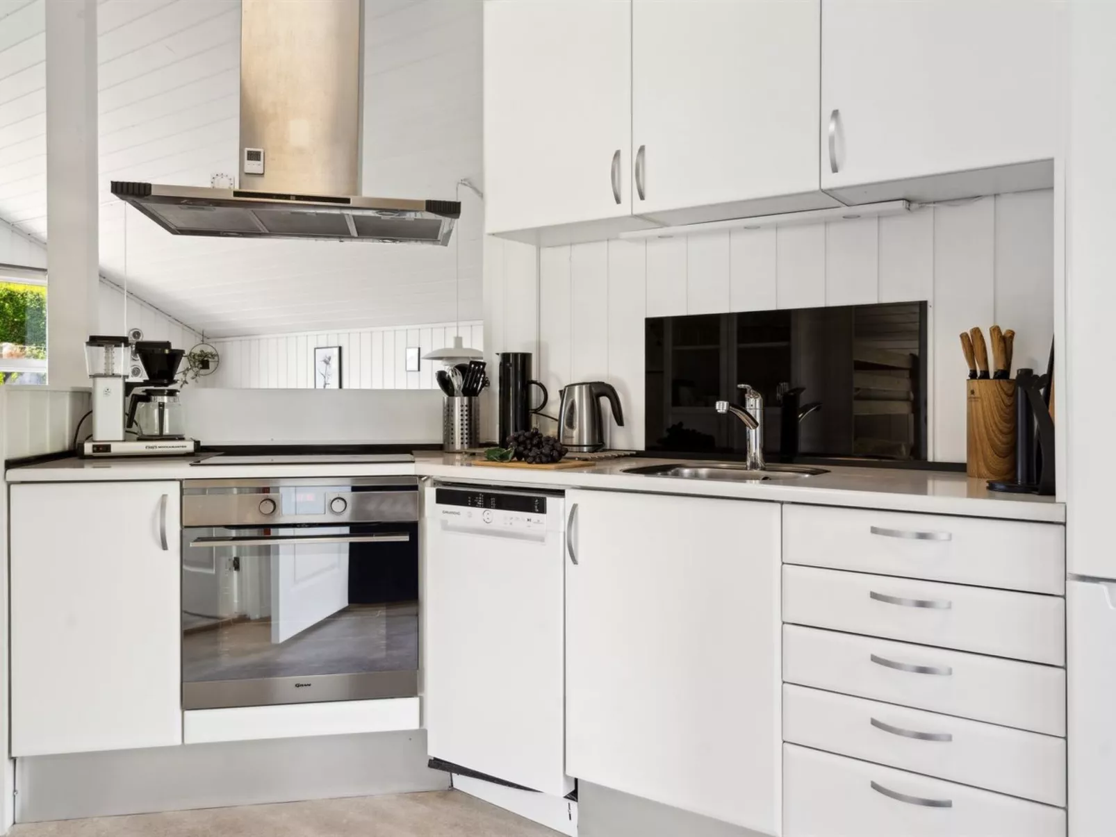 "Enida" - 350m to the fjord-Inside