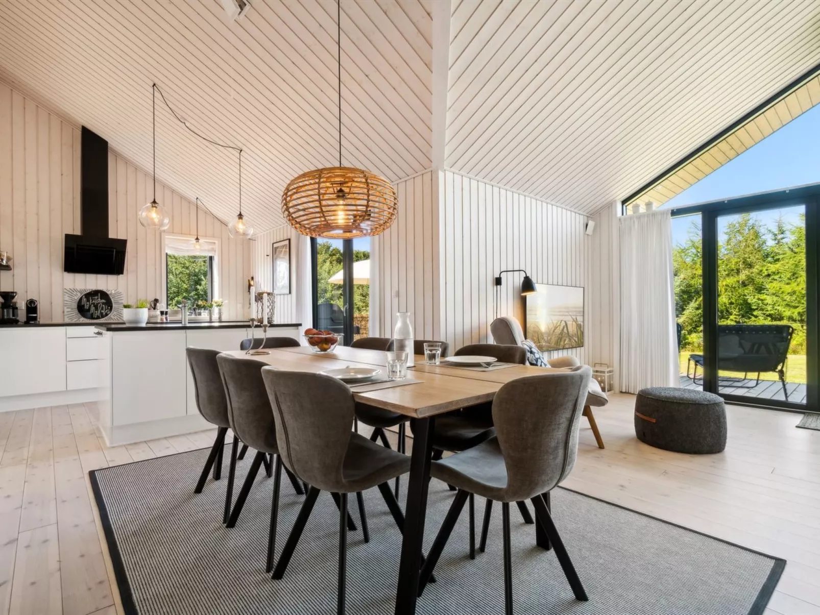 "Kristiarn" - 1.1km from the sea-Inside