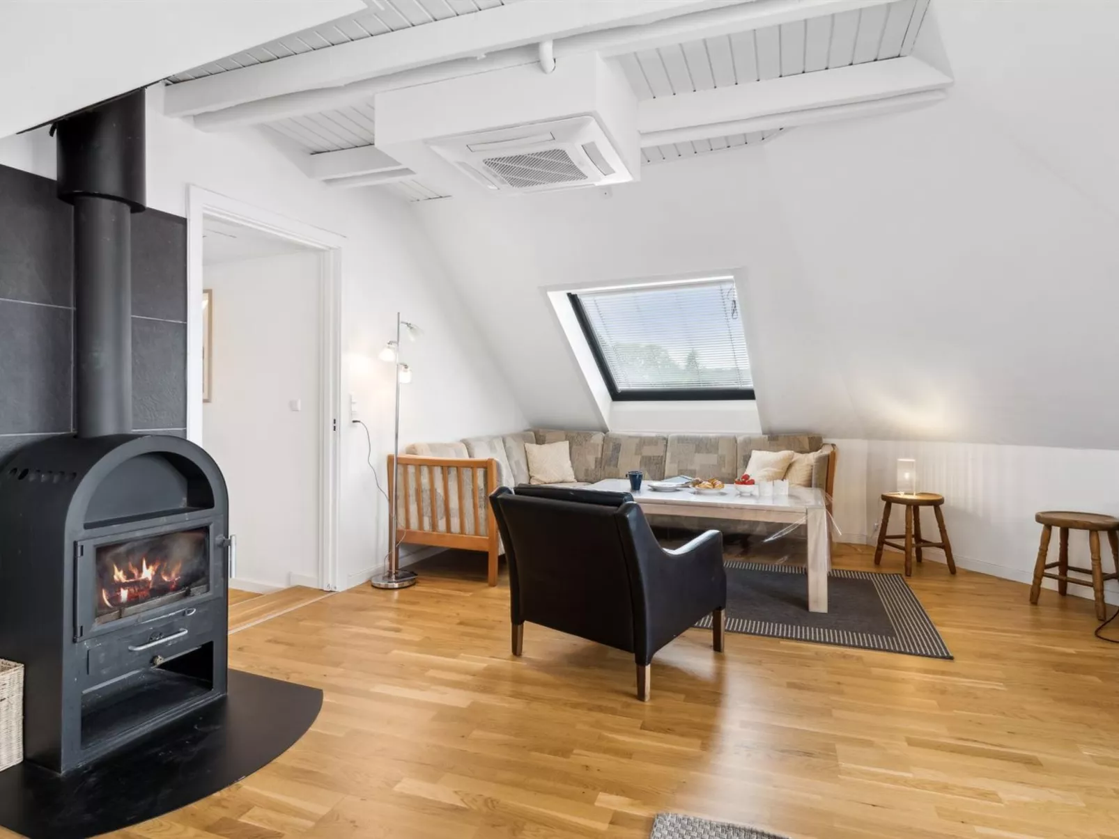 "Sverkel" - 100m from the sea-Inside