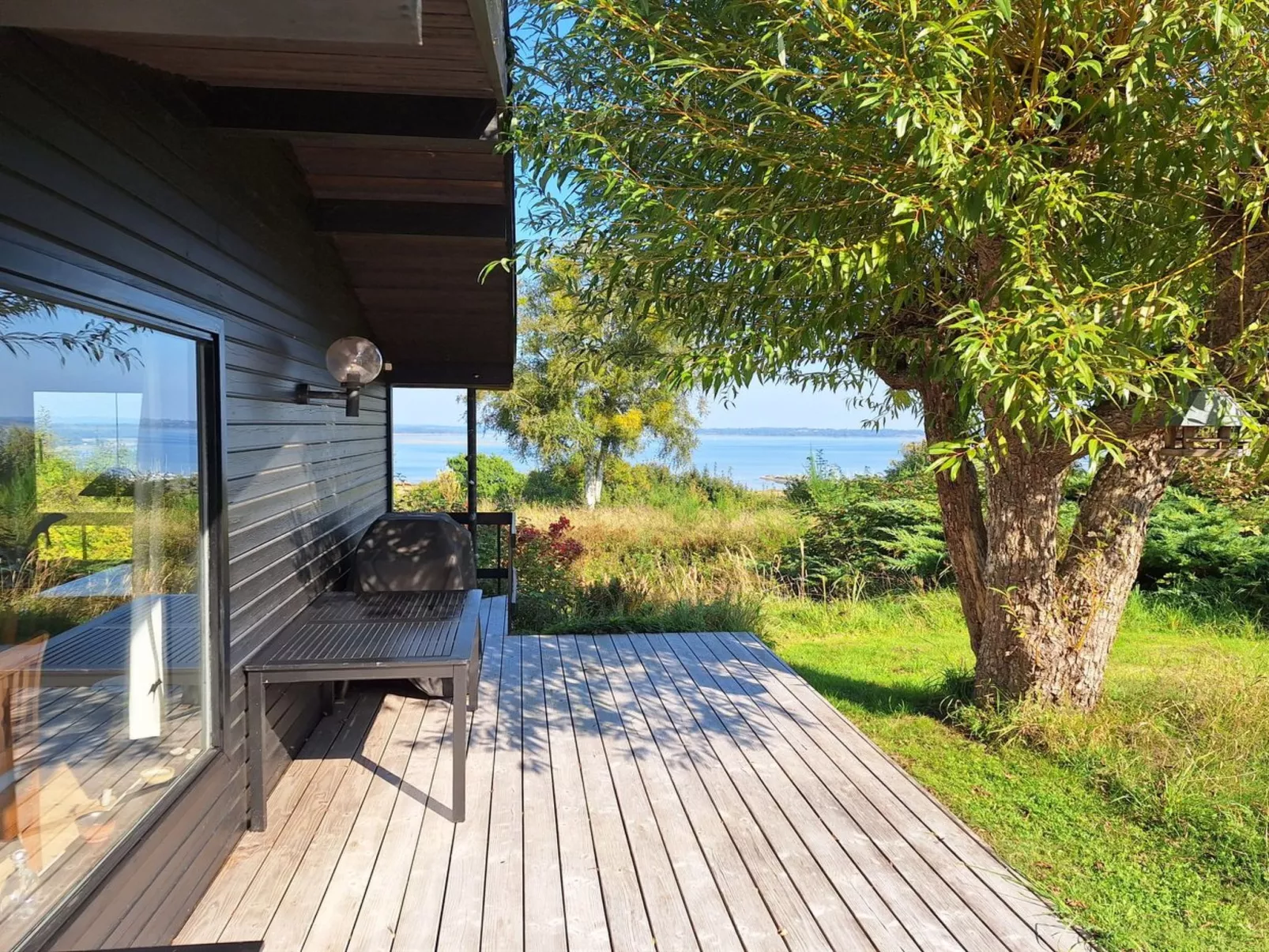 "Adelbert" - 600m to the fjord-Outside