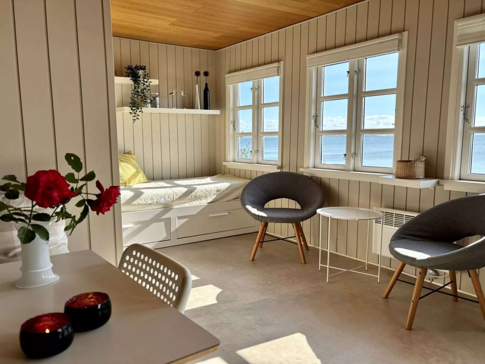 "Drifa" - 20m from the sea-Drinnen