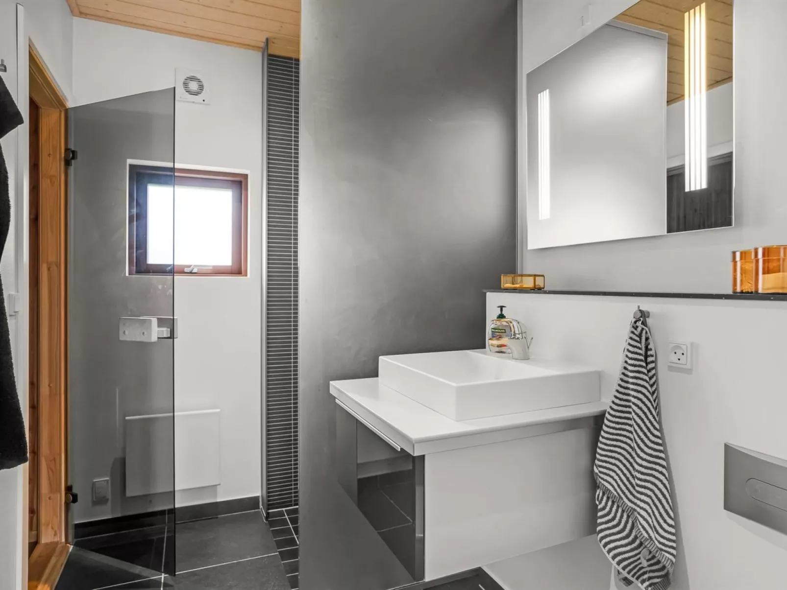 "Algeth" - 758m from the sea-Drinnen