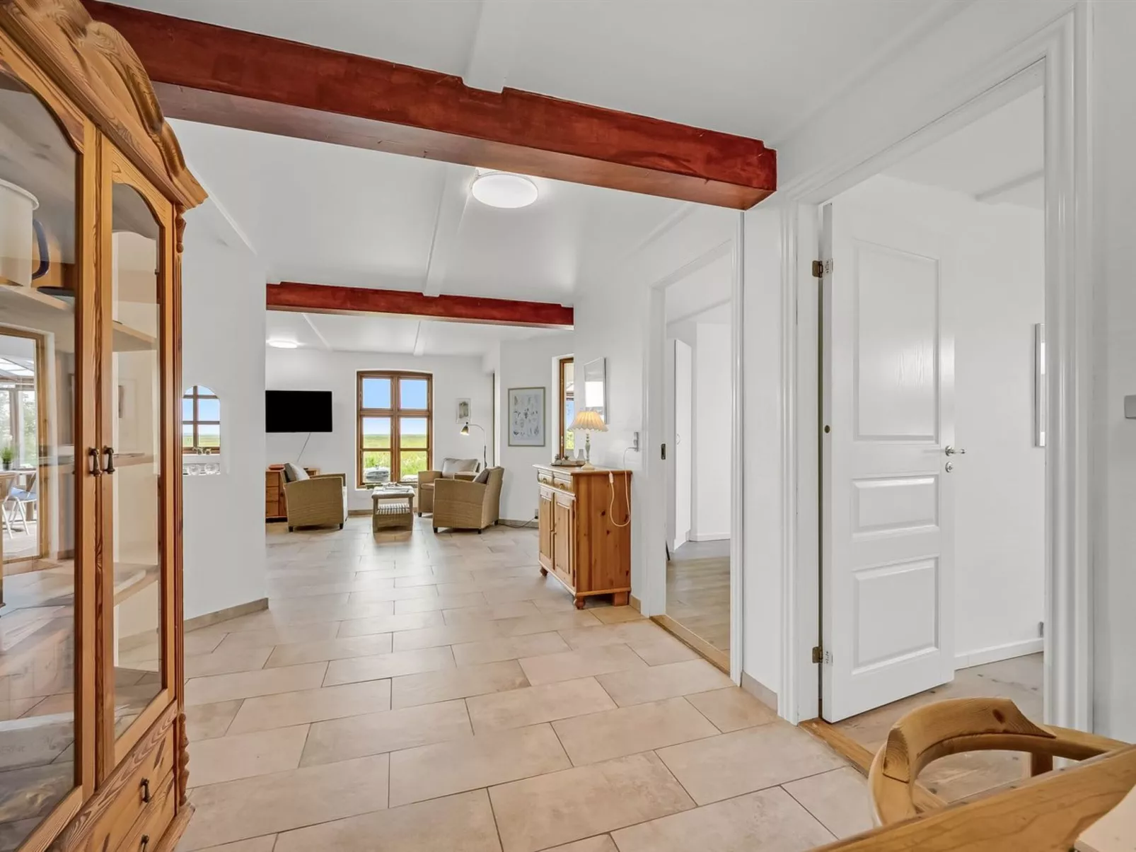 "Darleen" - 850m to the fjord-Drinnen