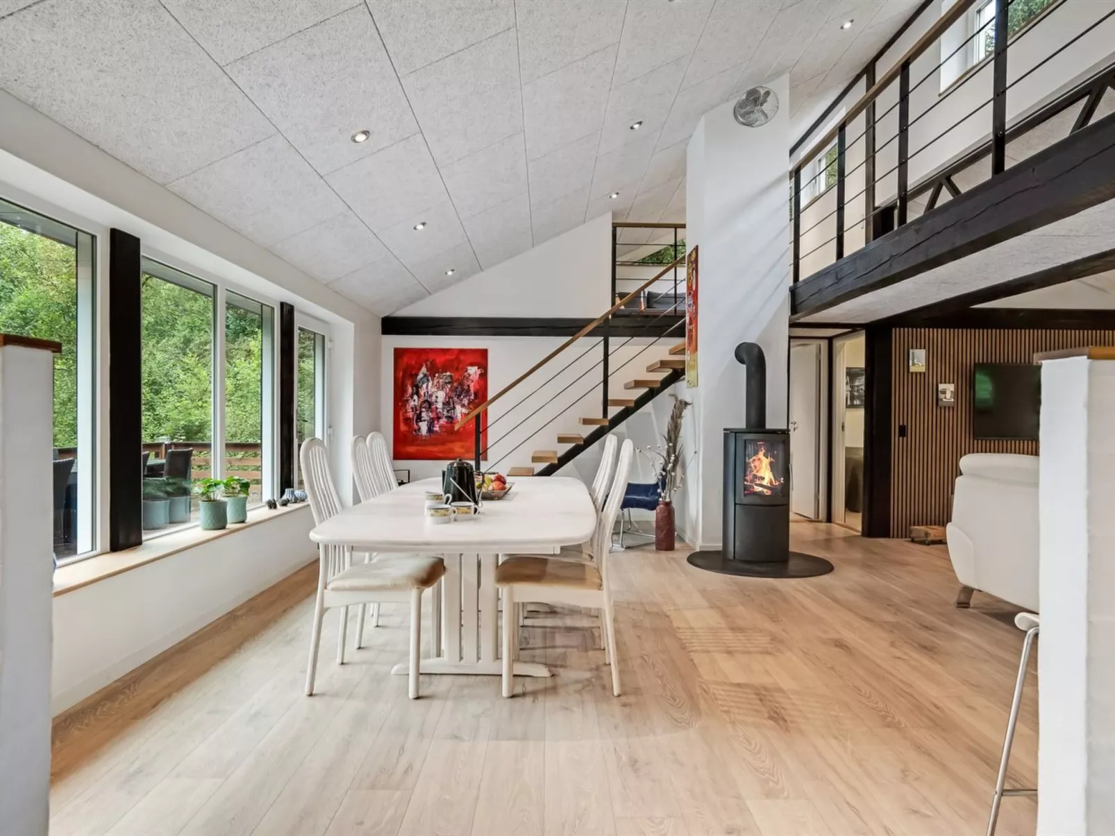 "Vicente" - 14km to the fjord-Inside