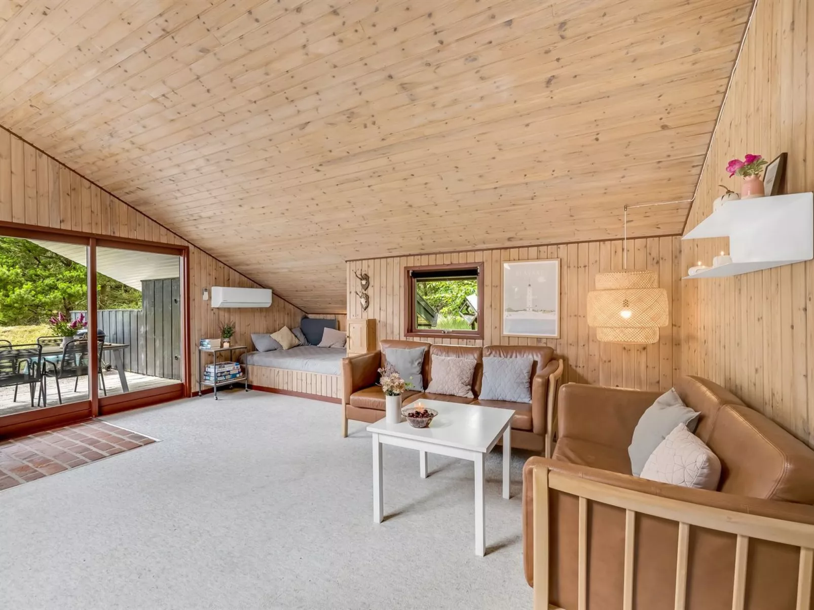 "Regine" - 1.1km to the fjord-Inside