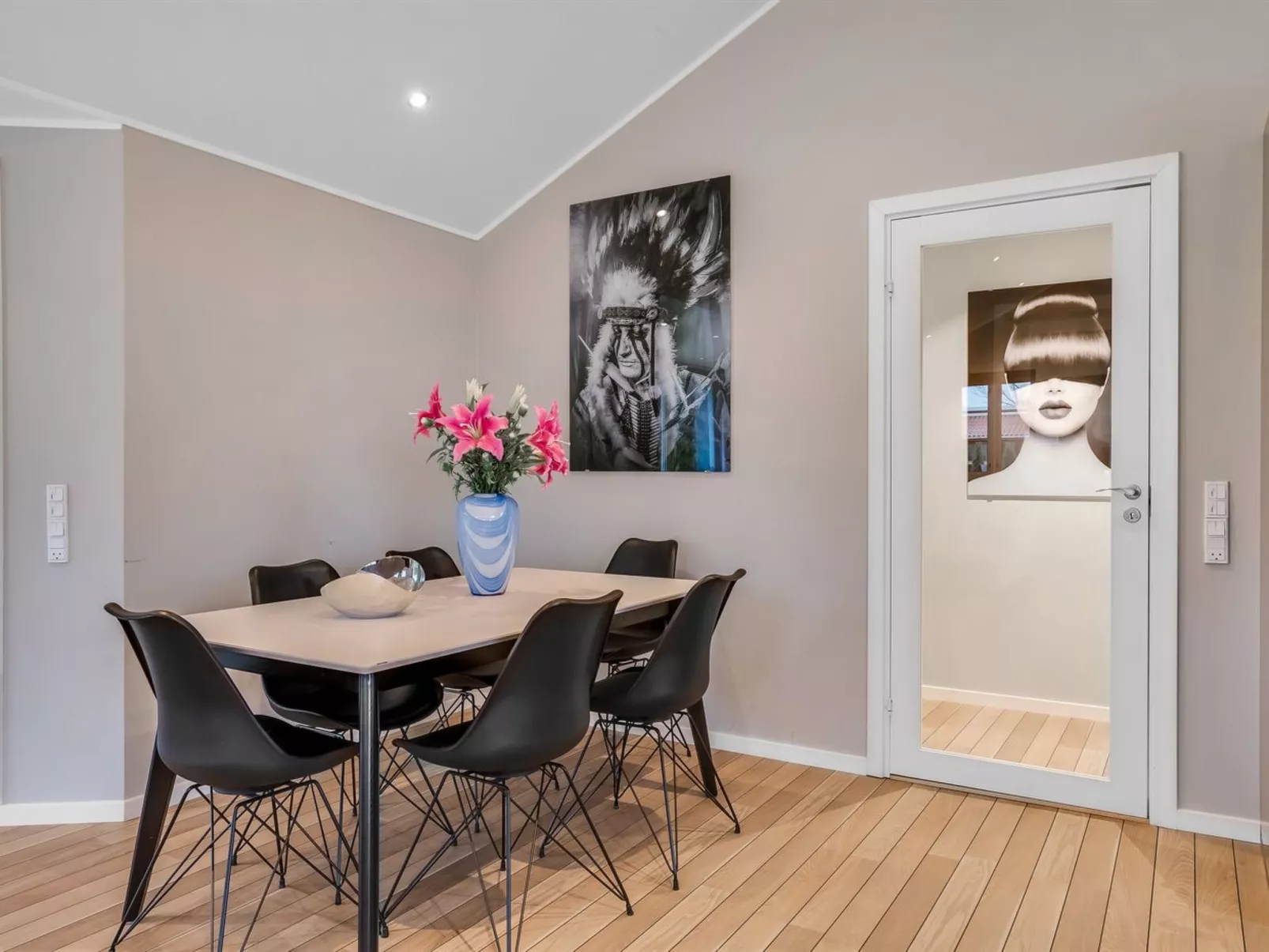 "Bent" -  from the sea-Dedans