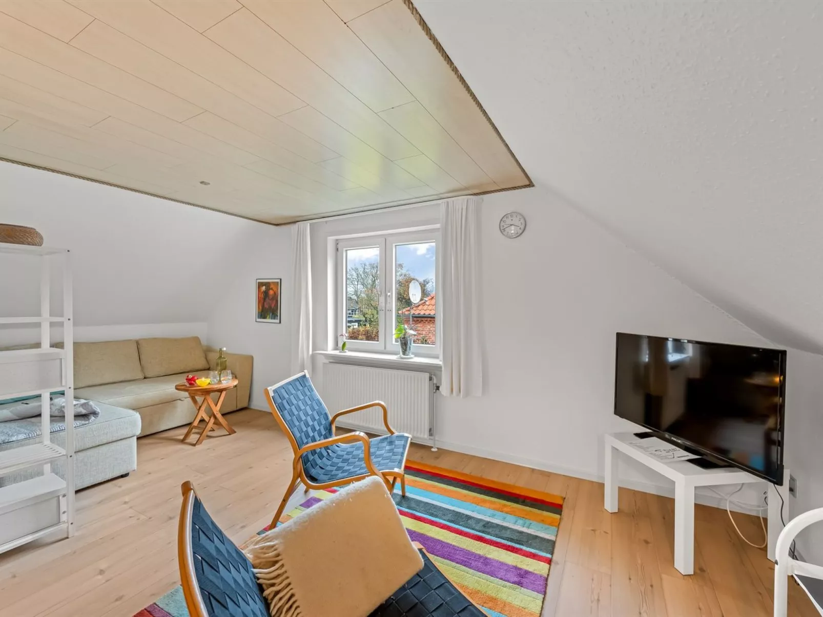 "Trpana" - 1km to the fjord-Drinnen