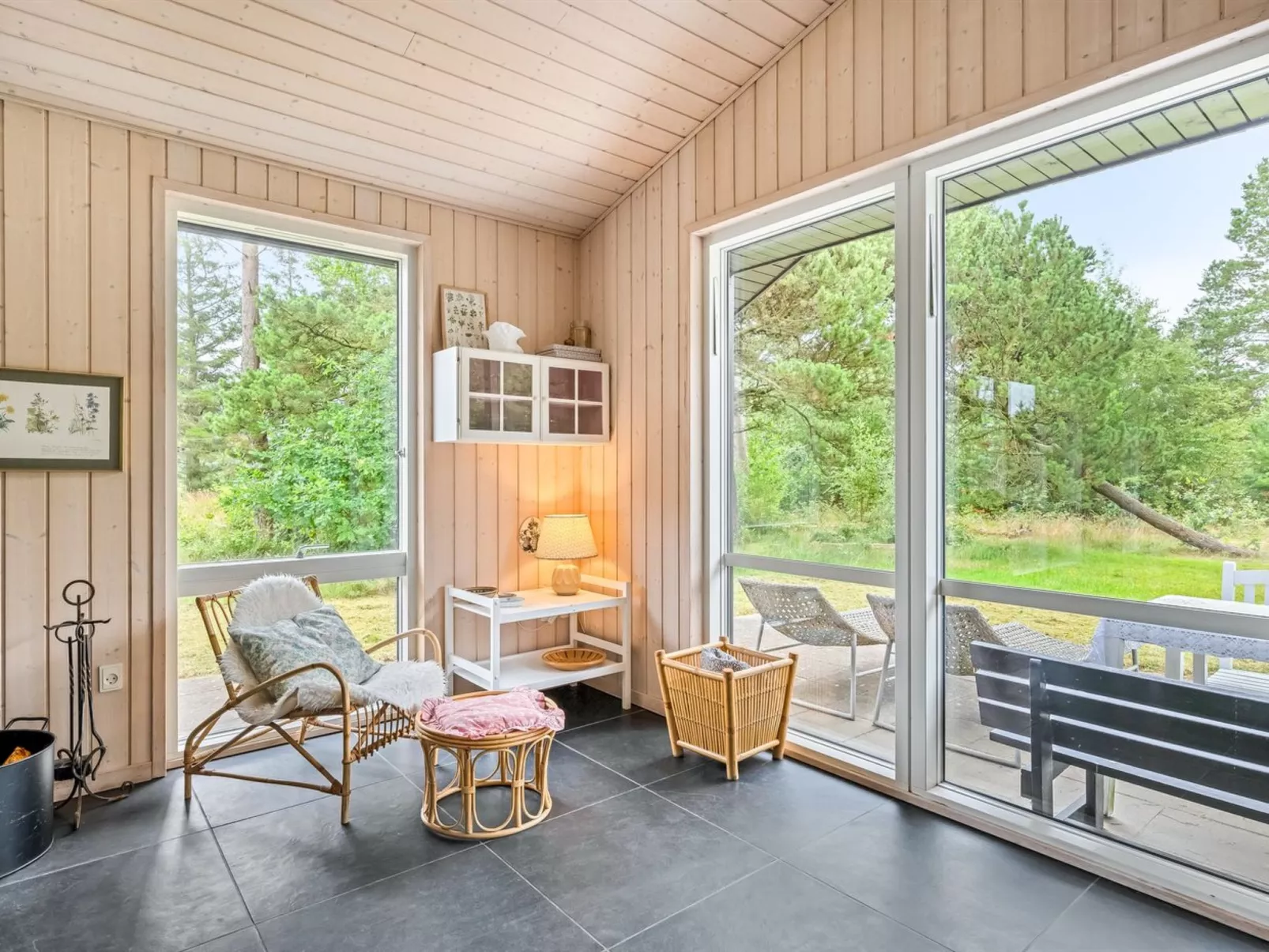 "Trena" - 1.2km to the fjord-Inside