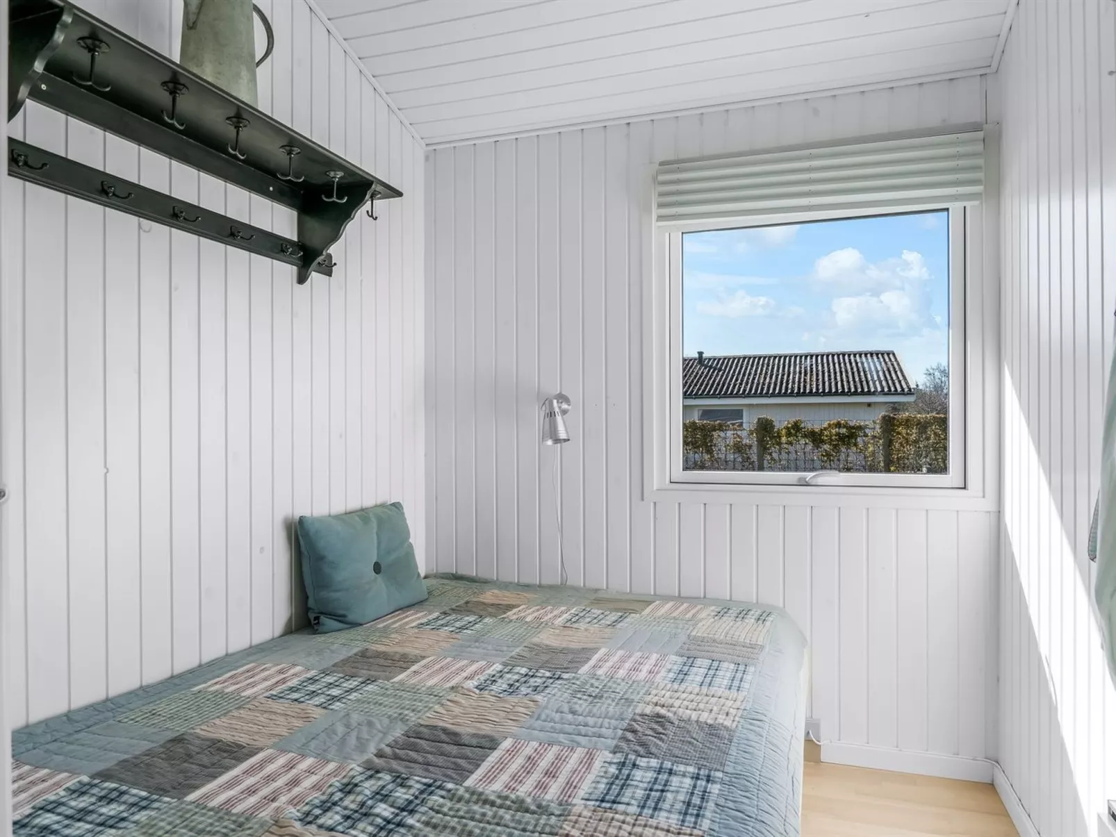 "Jaike" -  from the sea-Drinnen