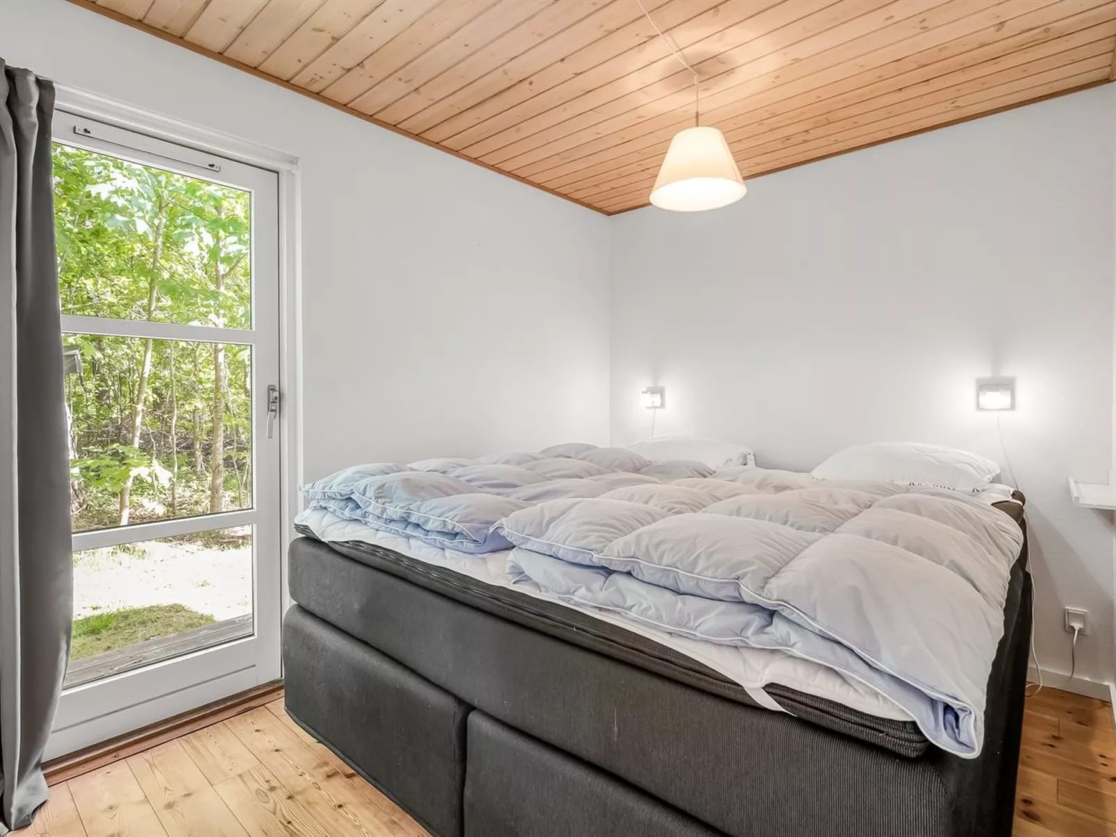 "Hellin" - 175m from the sea-Inside