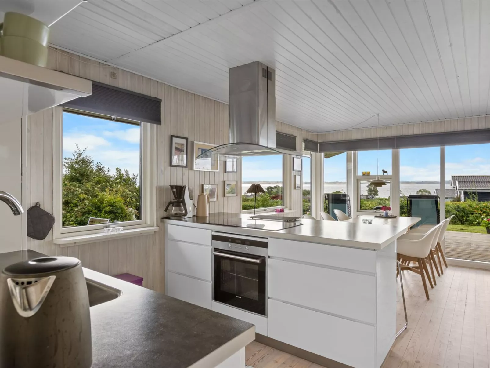 "Dorathea" - 360m from the sea-Drinnen