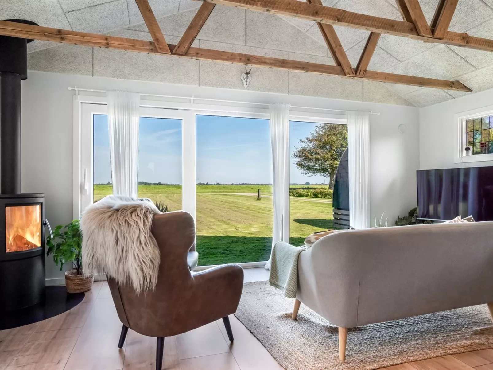 "Kanerva" - 100m to the fjord-Dedans