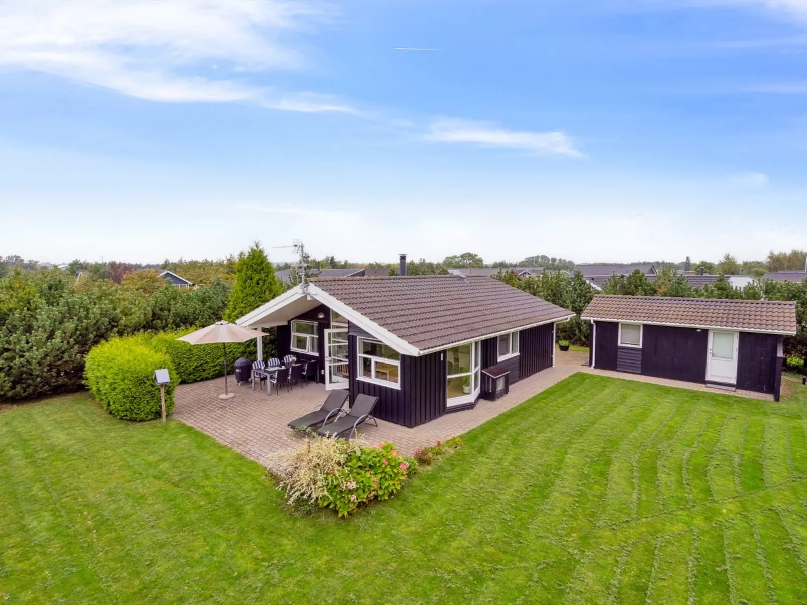 "Eljena" - 700m from the sea-Draußen