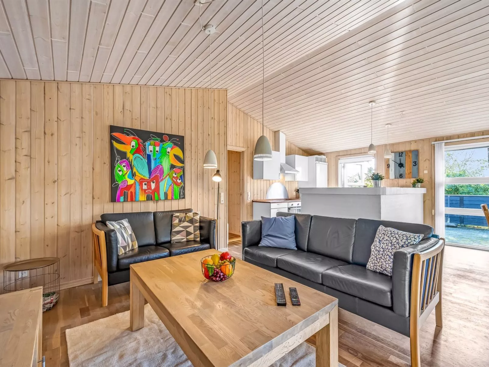 "Efka" - 600m to the fjord-Dedans