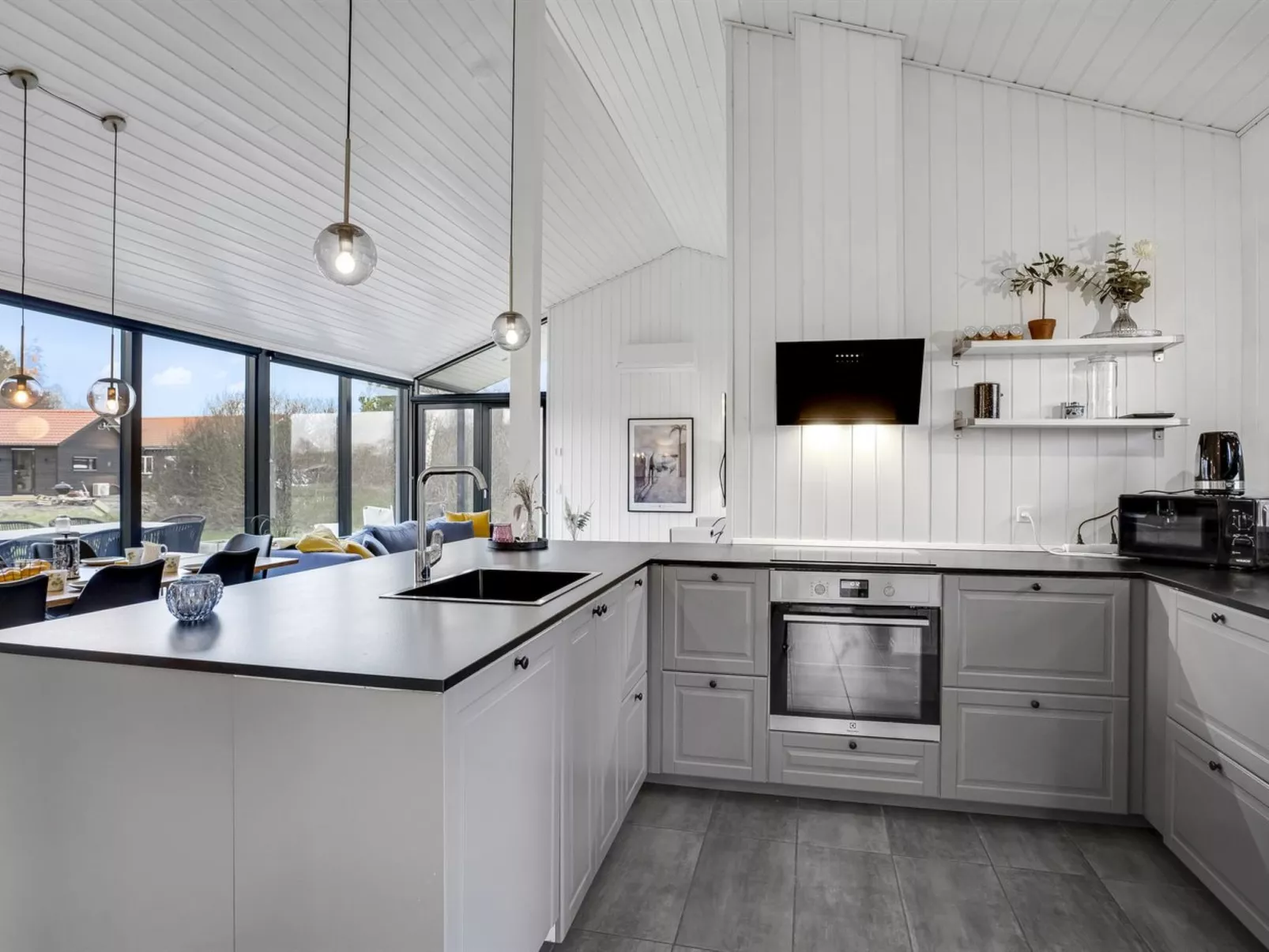 "Dyke" - 1.5km from the sea-Drinnen