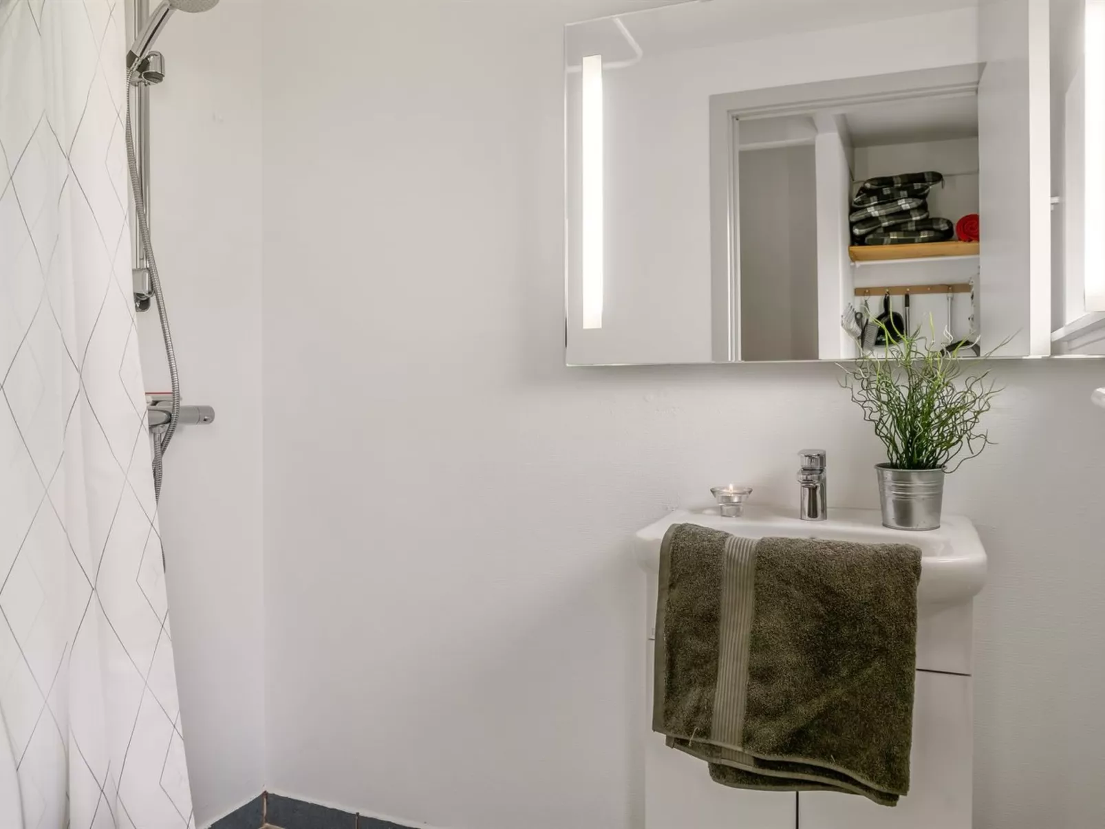 "Arton" -  from the sea-Inside