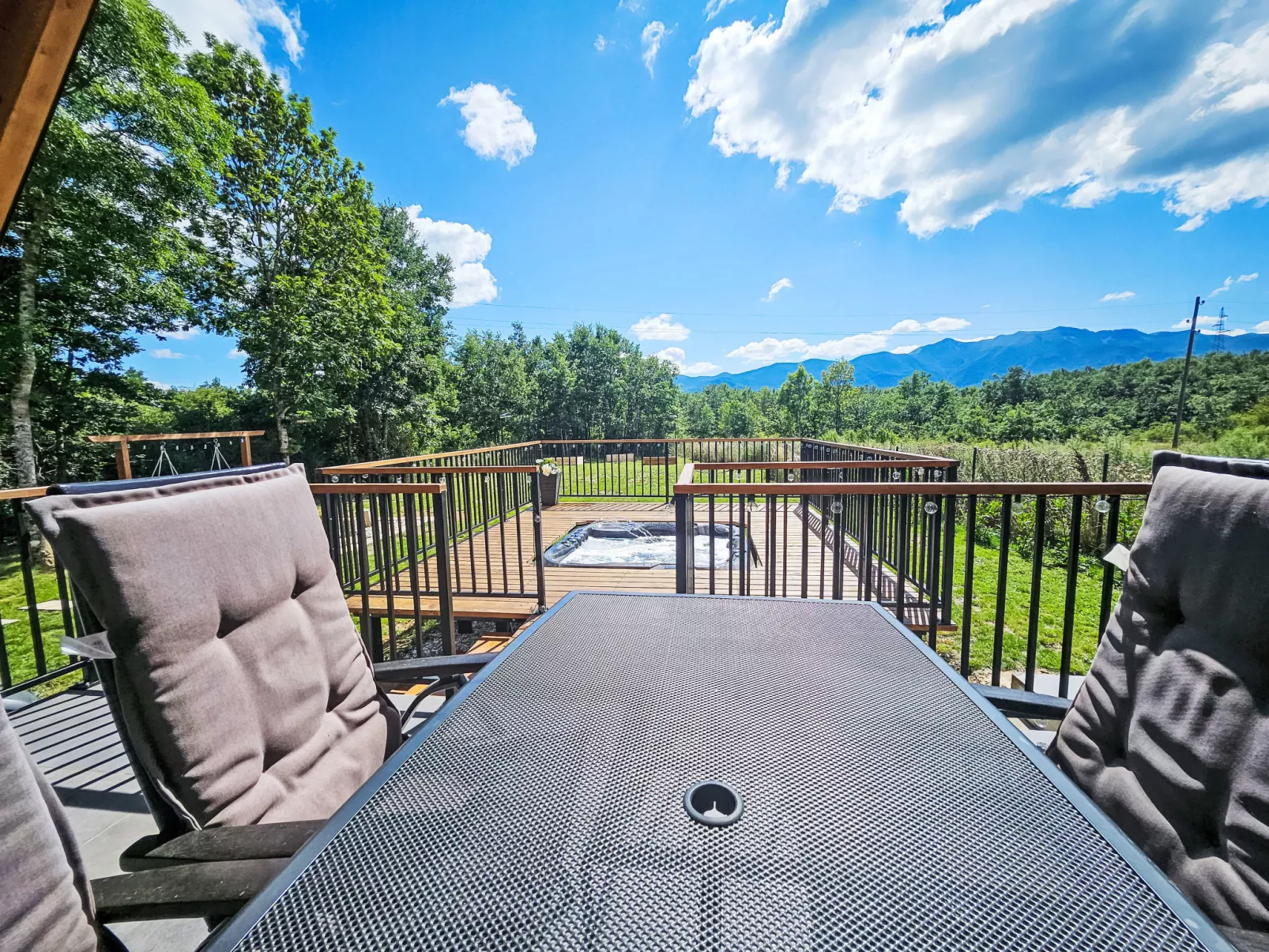 Tomina Koliba Lika-Dehors