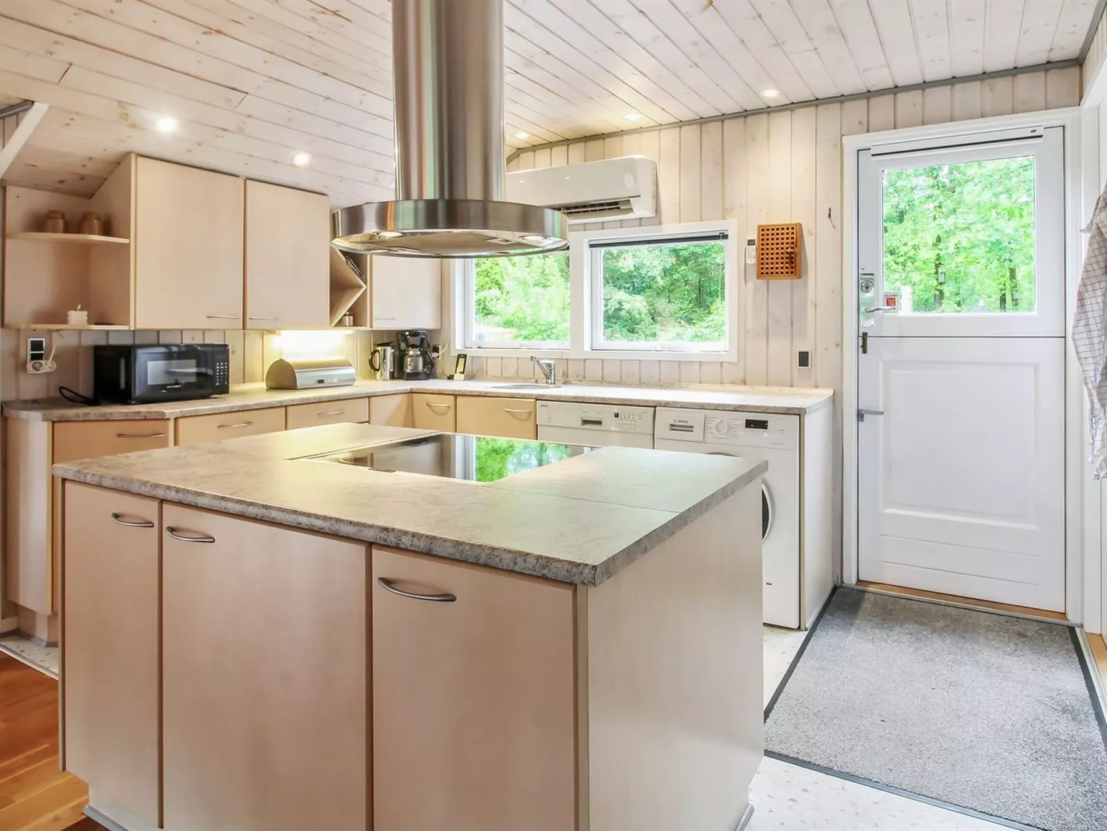 "Lenya" - 33km from the sea-Drinnen