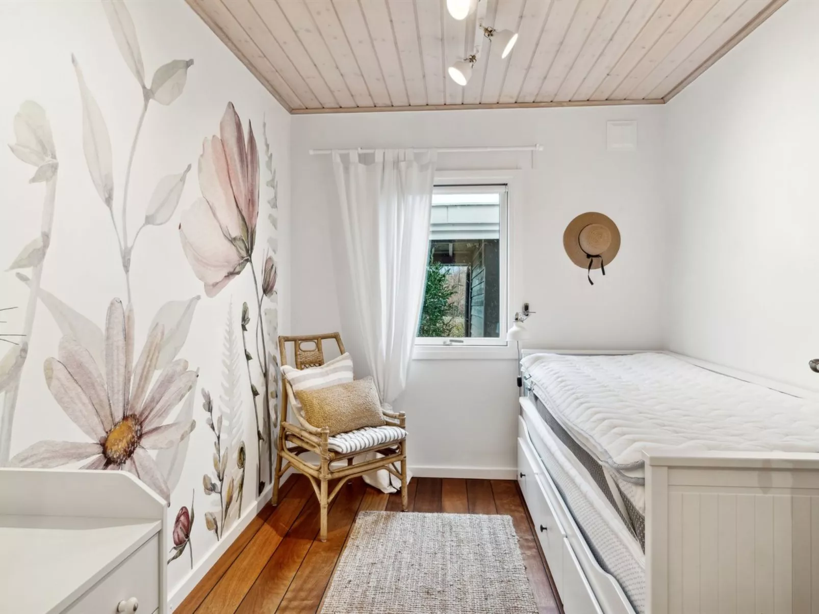 "Eero" - 175m to the fjord-Inside