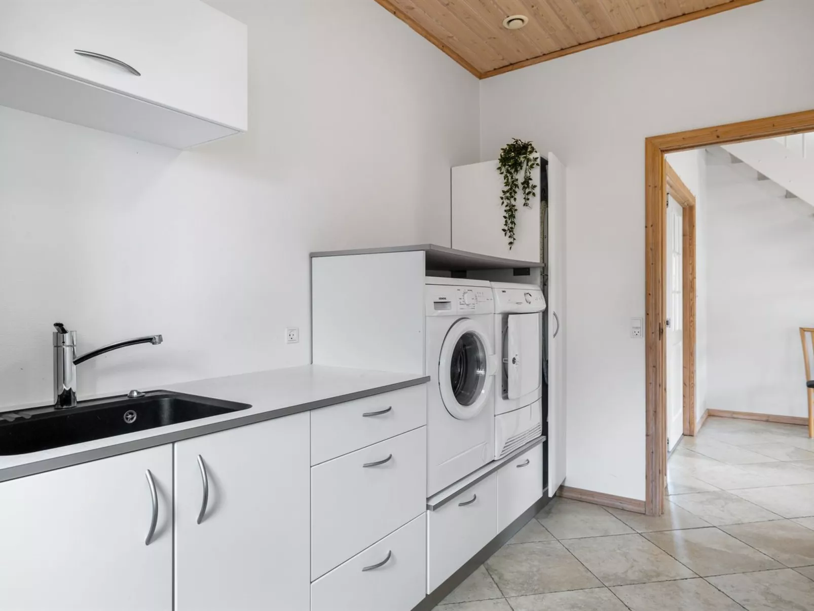 "Romy" - 450m from the sea-Dedans