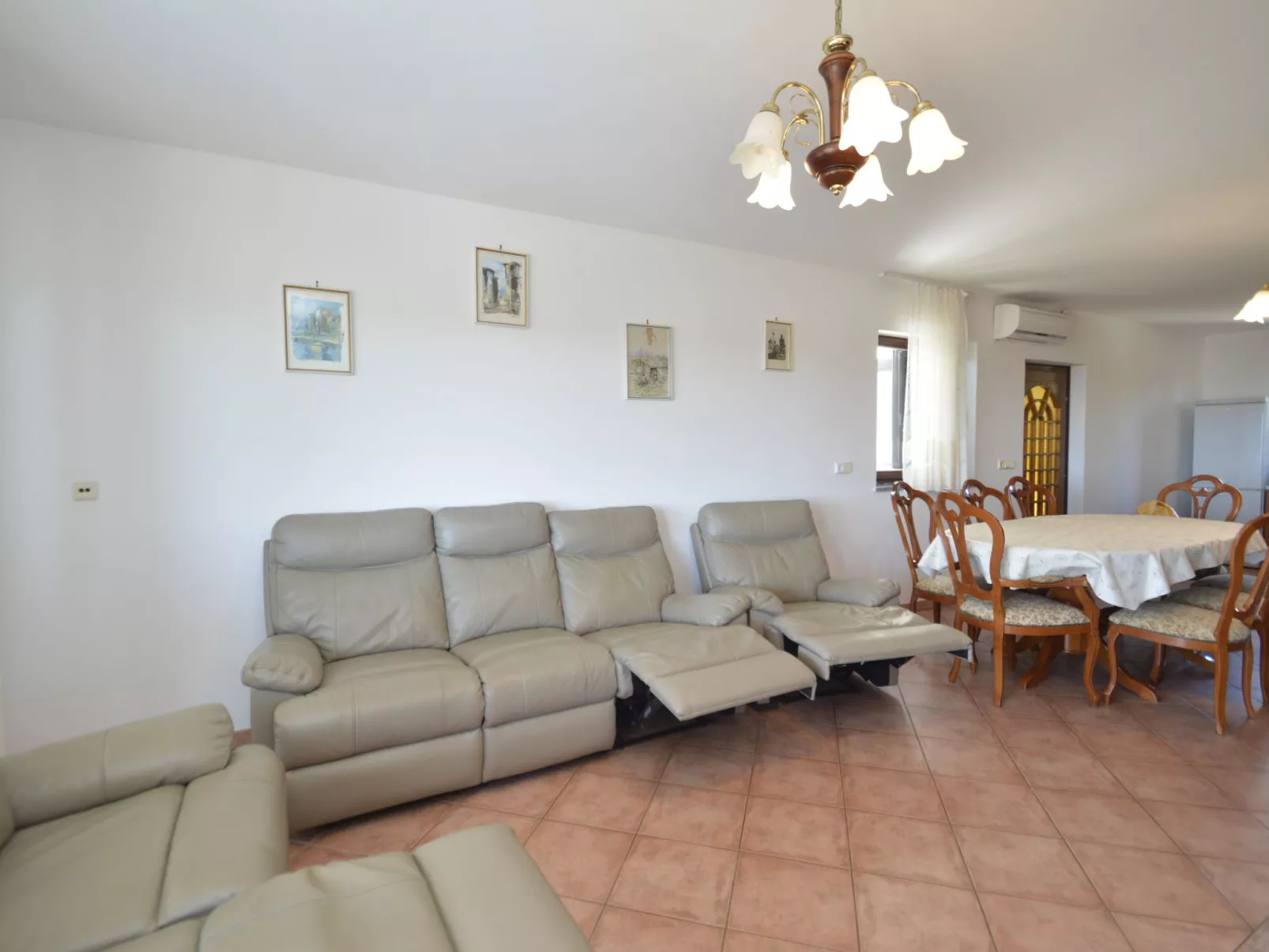 Villa Ursa-Inside