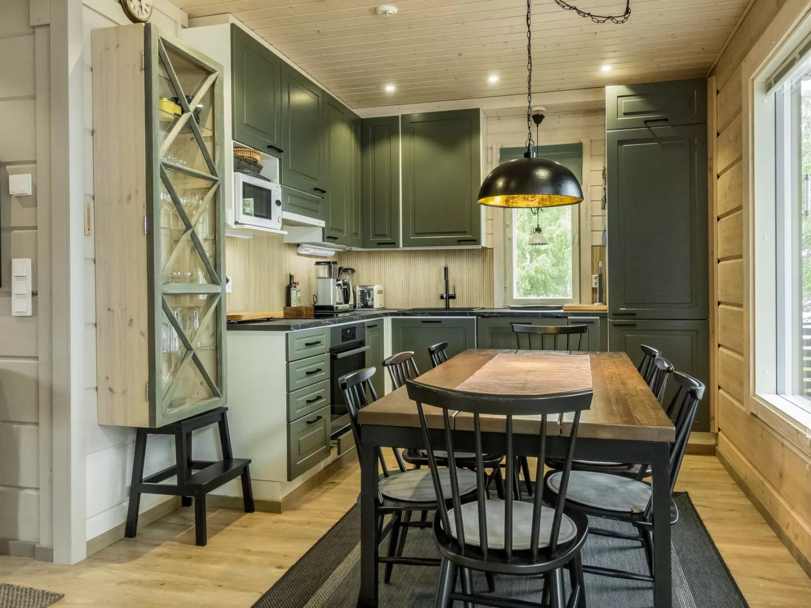 Villa lystikämä-Inside