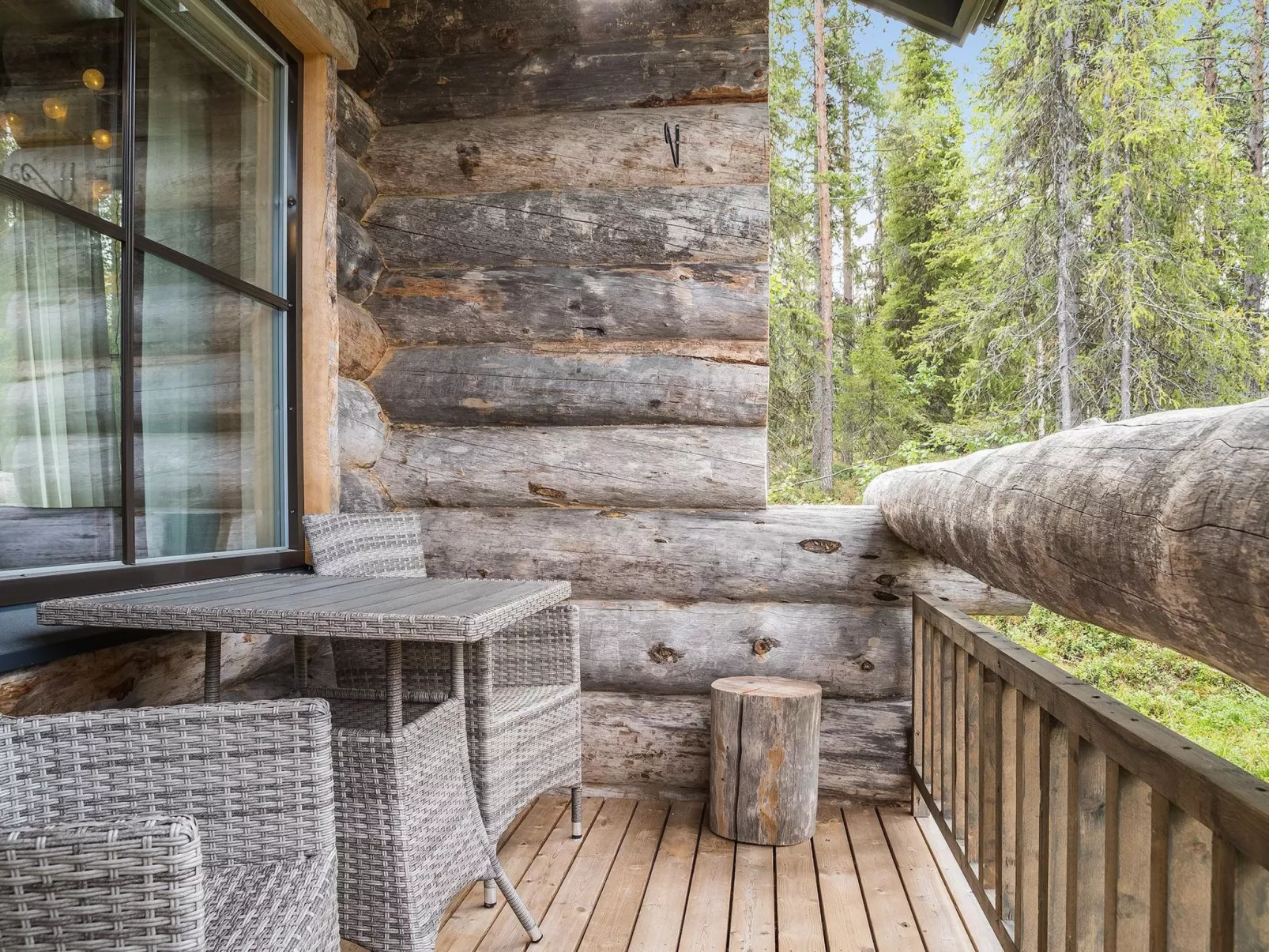 Taruilevi 8 h4-Drinnen